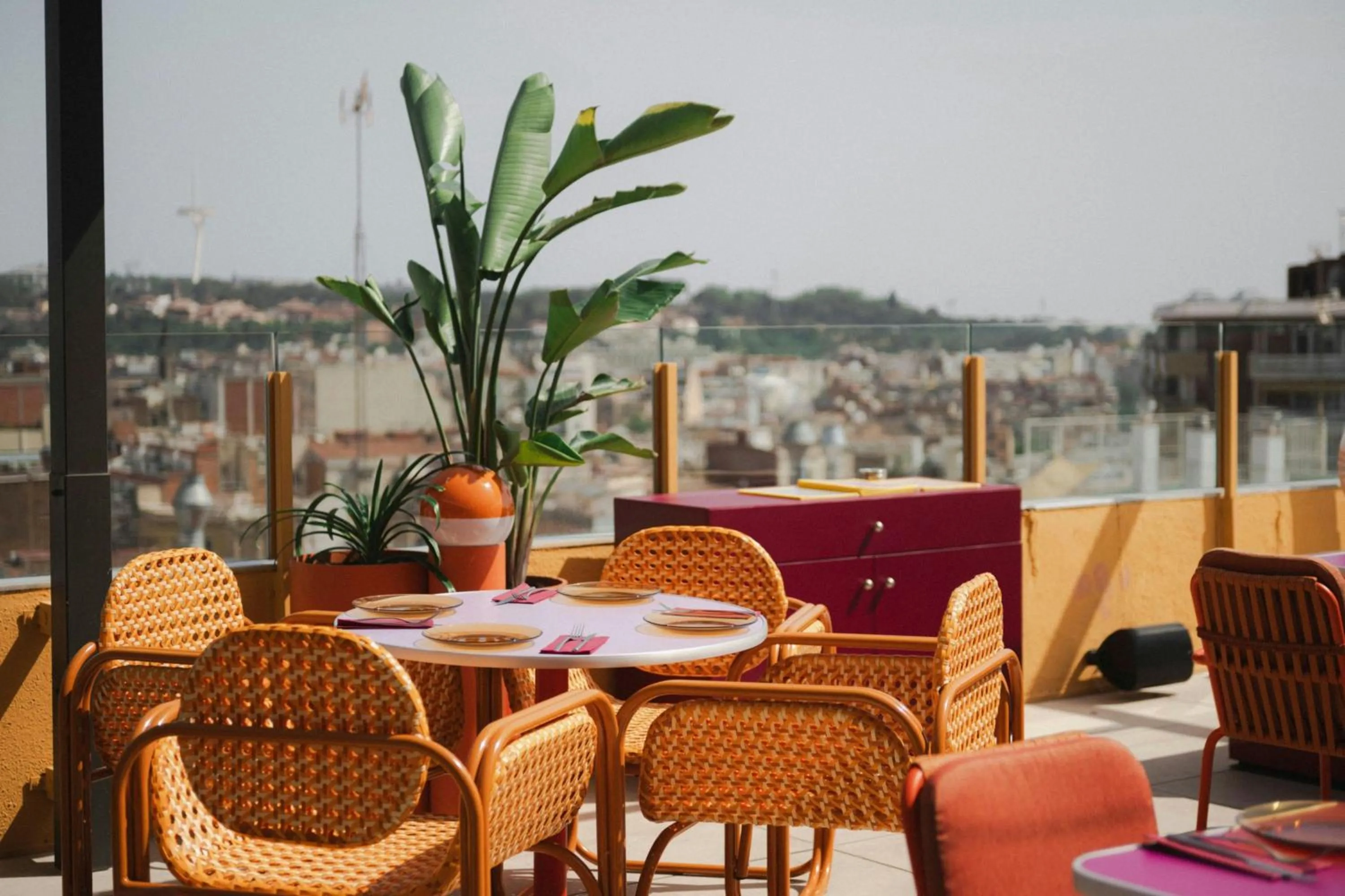 Restaurant/places to eat in Moxy Barcelona