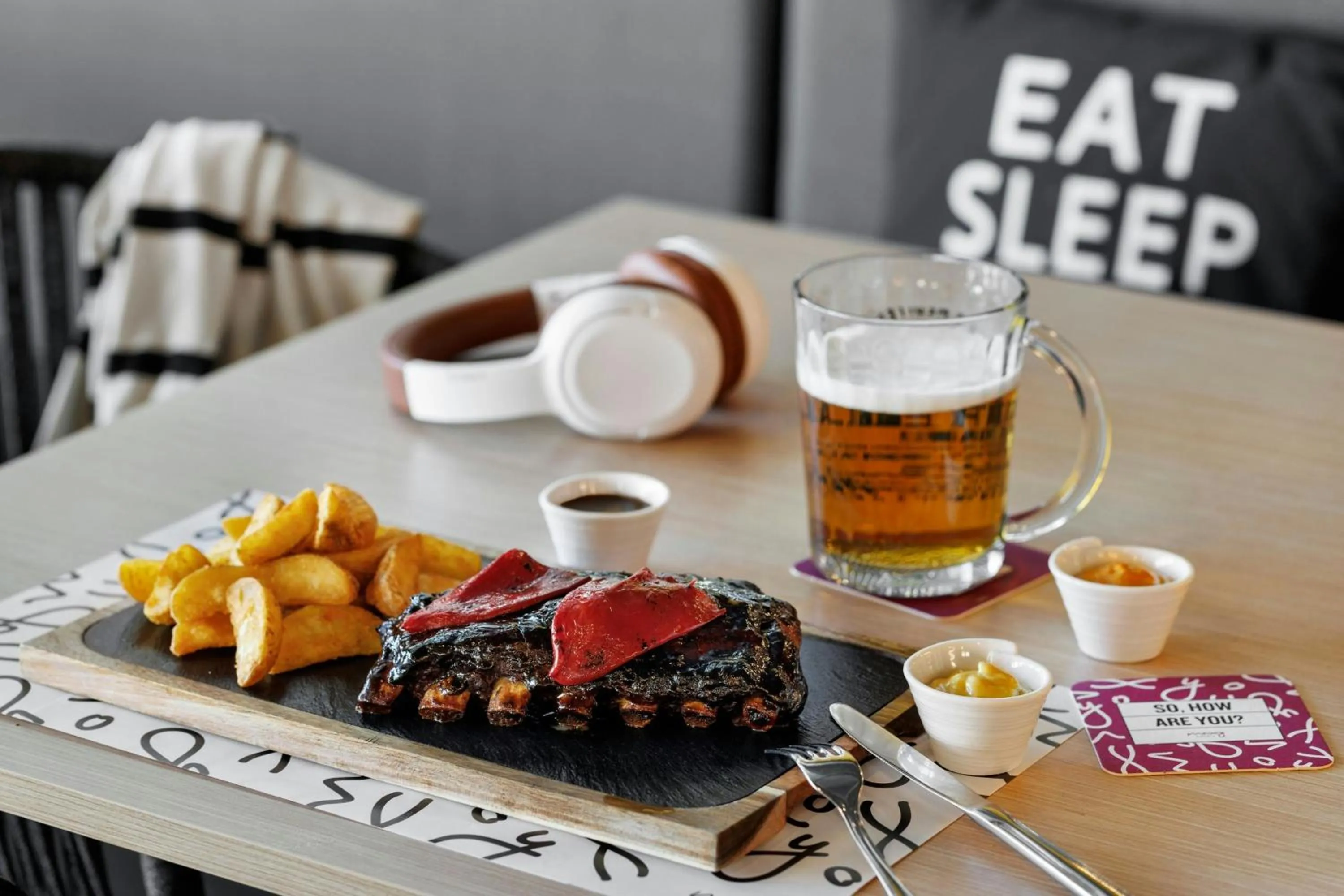 Restaurant/places to eat in Moxy Barcelona