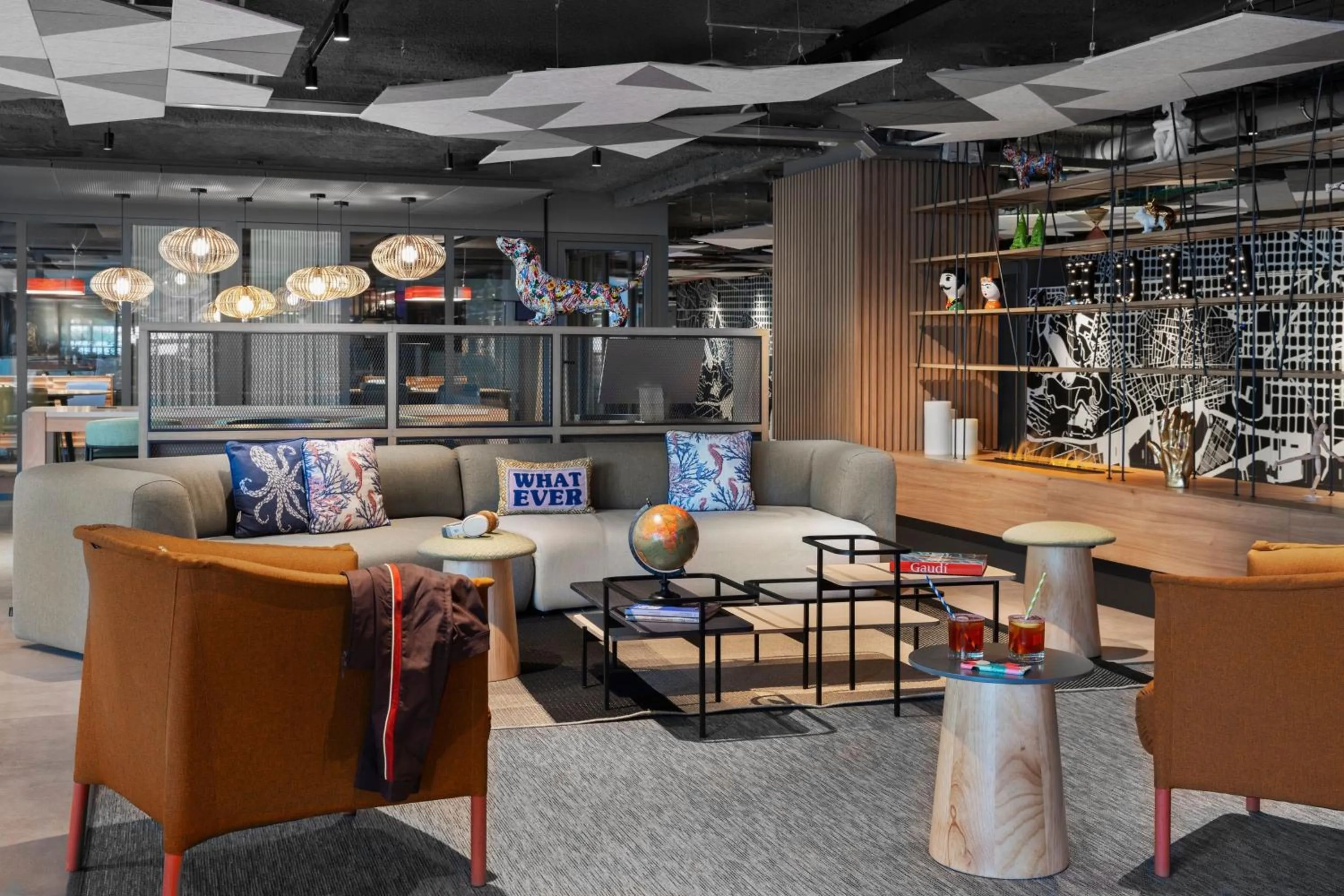 Lounge or bar in Moxy Barcelona
