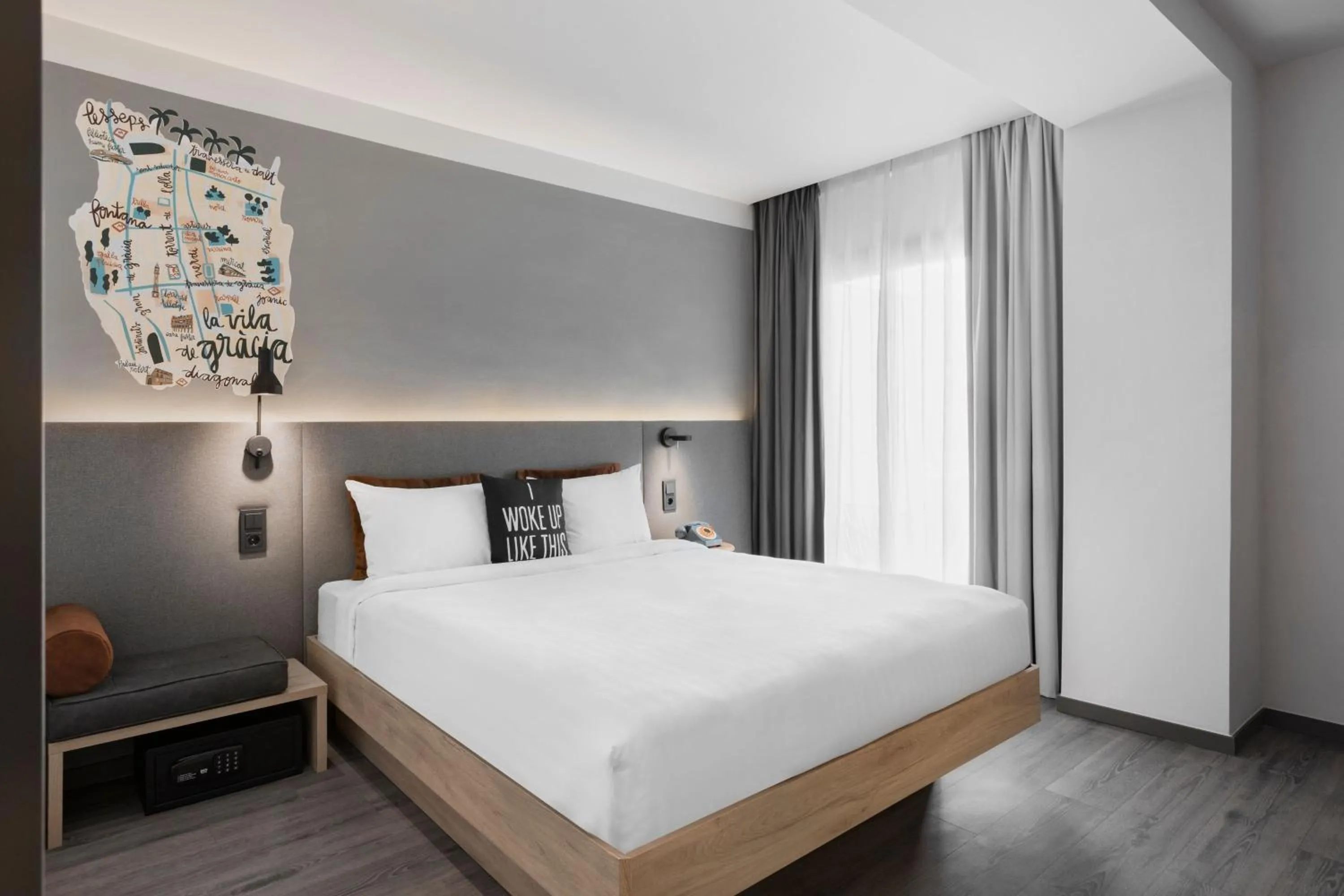 Photo of the whole room, Bed in Moxy Barcelona