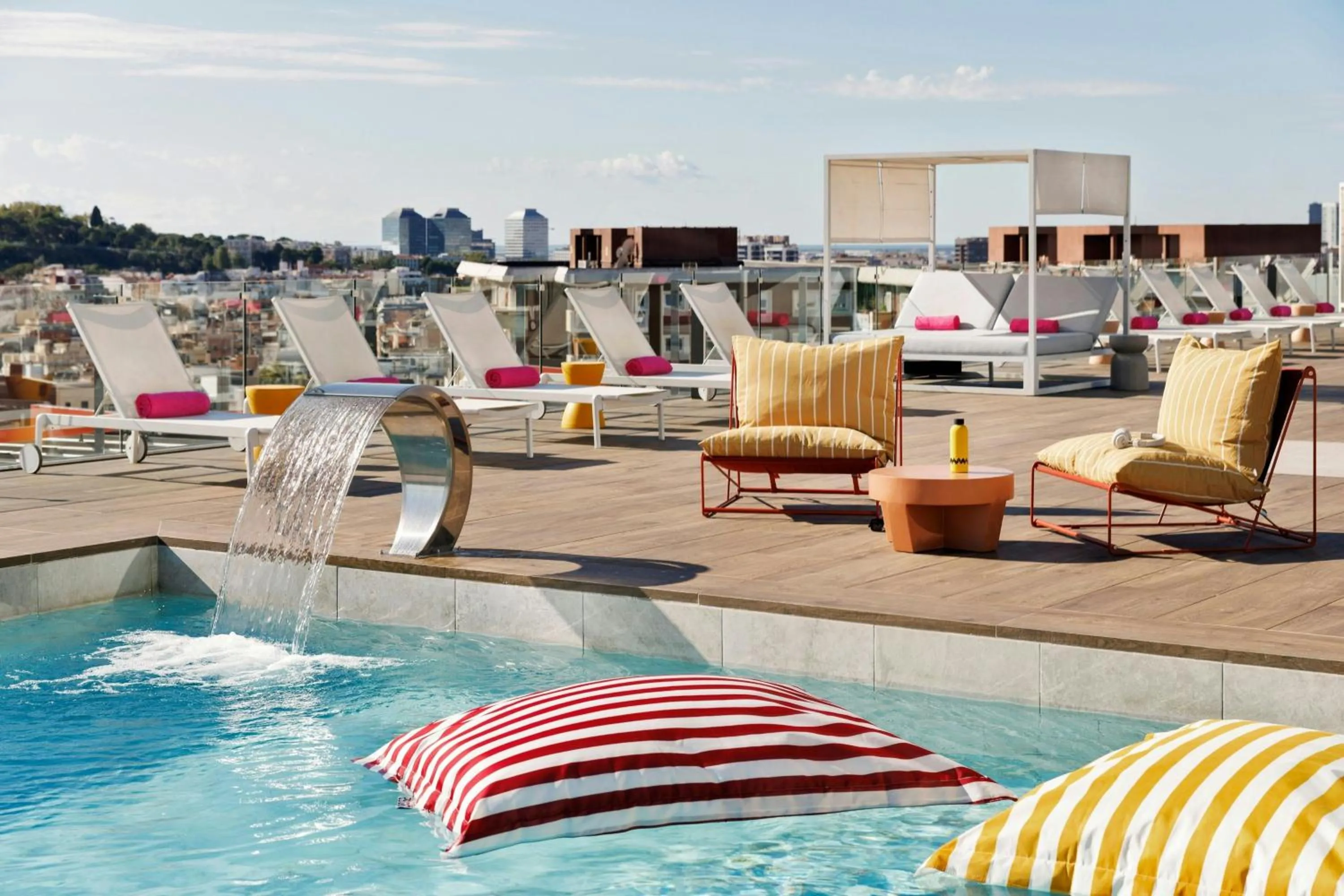 Swimming pool in Moxy Barcelona