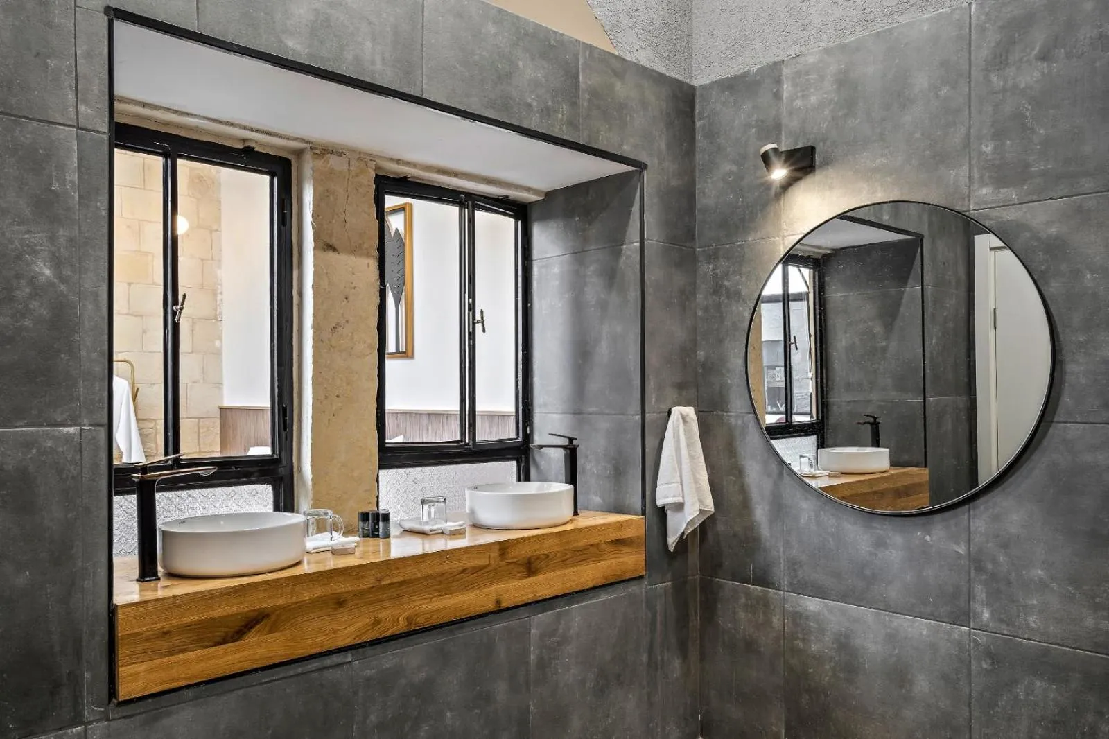 Toilet in Old City Boutique - By La Finca Hotels