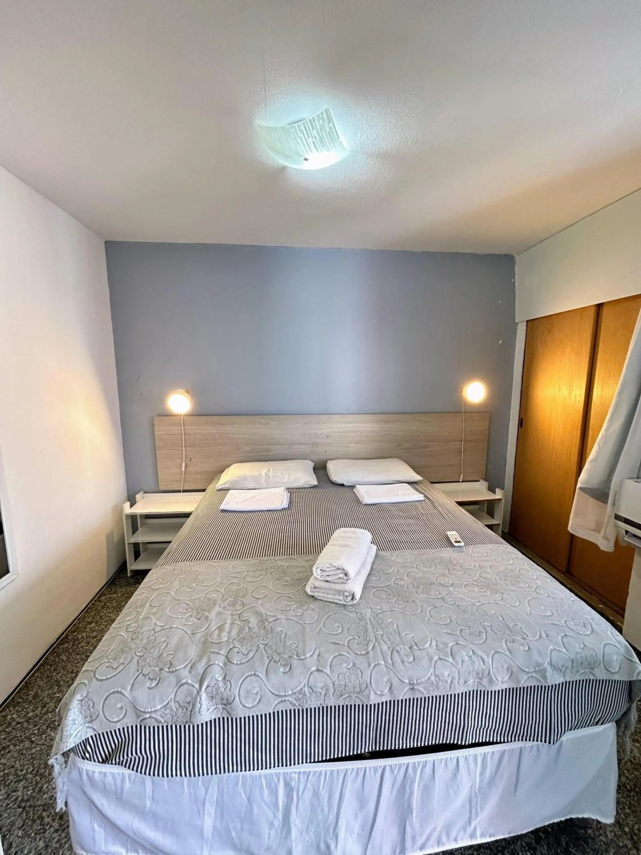 Bed in Flat Atlântico Neto