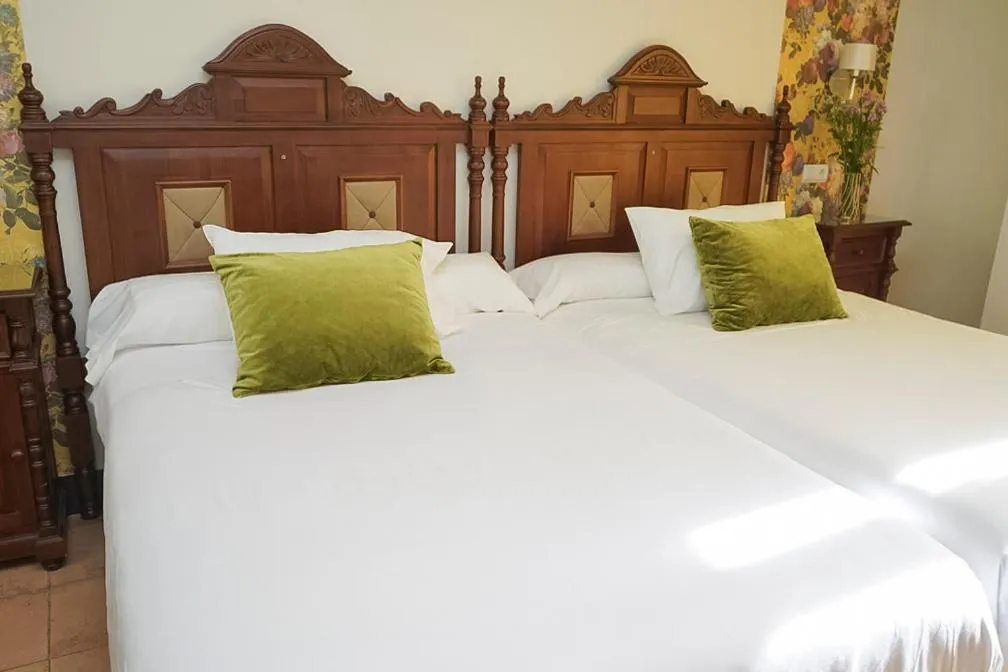 Bedroom, Bed in Hotel Rosaleda Don Pedro