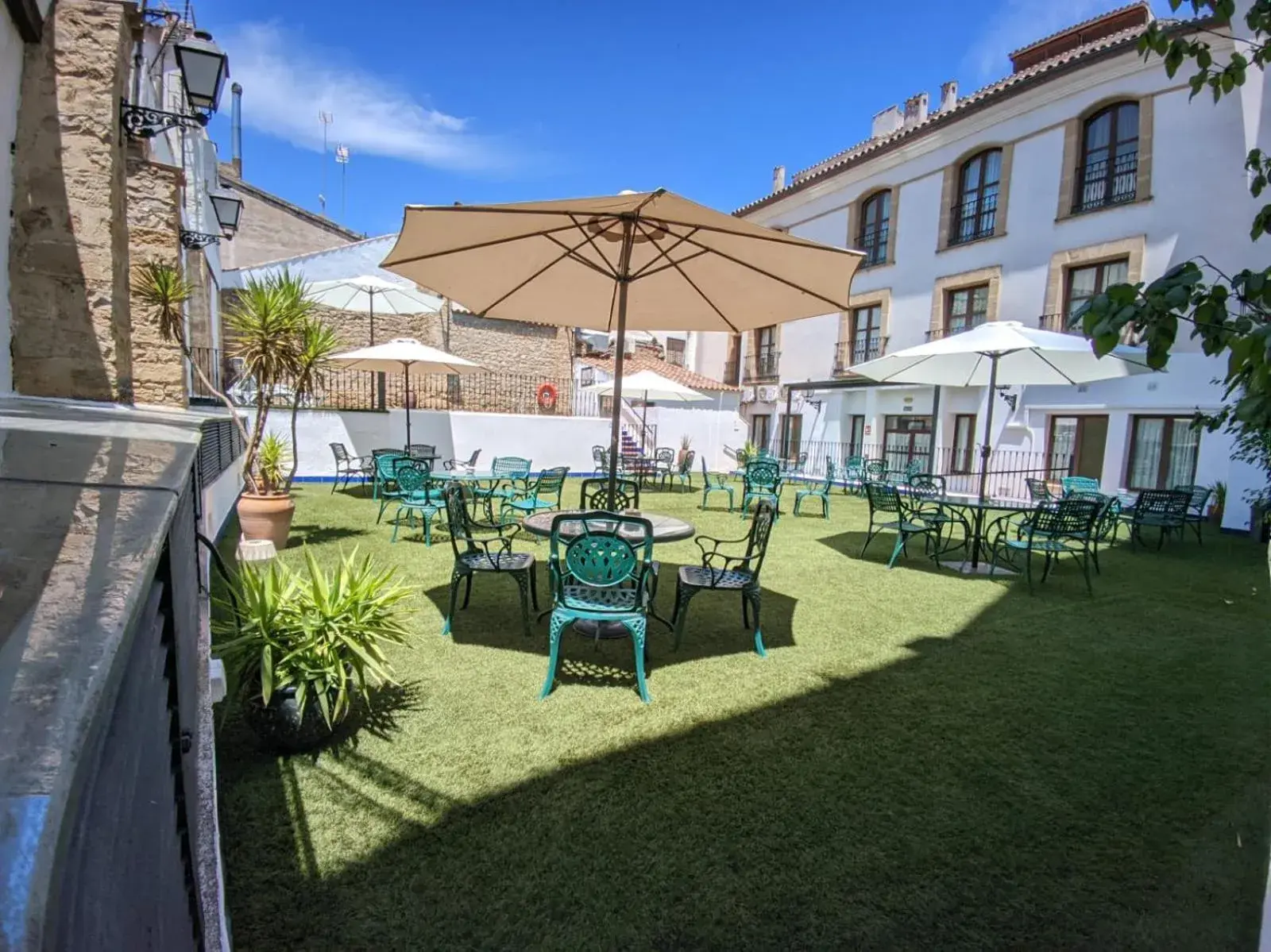 Swimming pool in Hotel Rosaleda Don Pedro Swimming pool in Hotel Rosaleda Don Pedro
