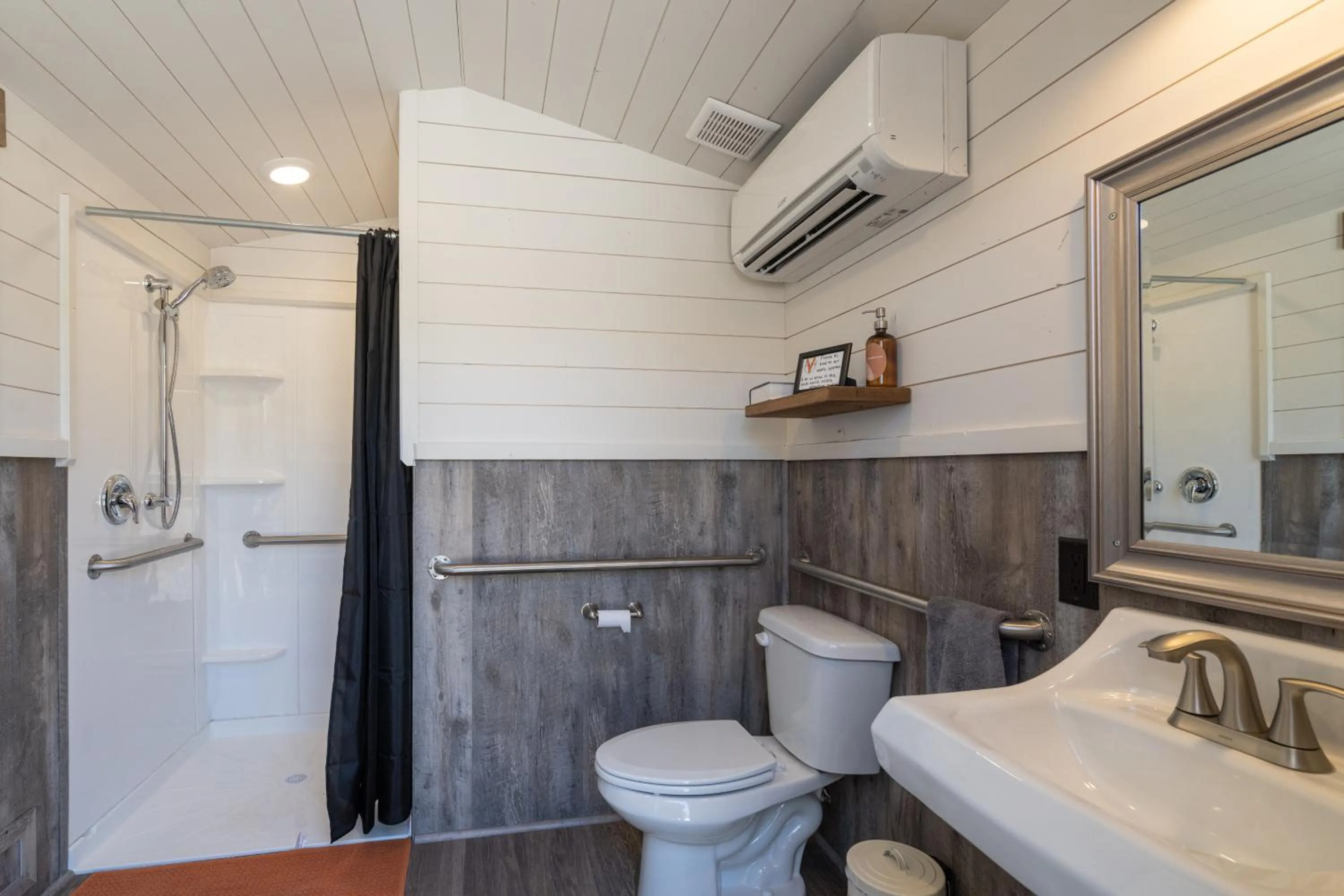 Public Bath in CampV