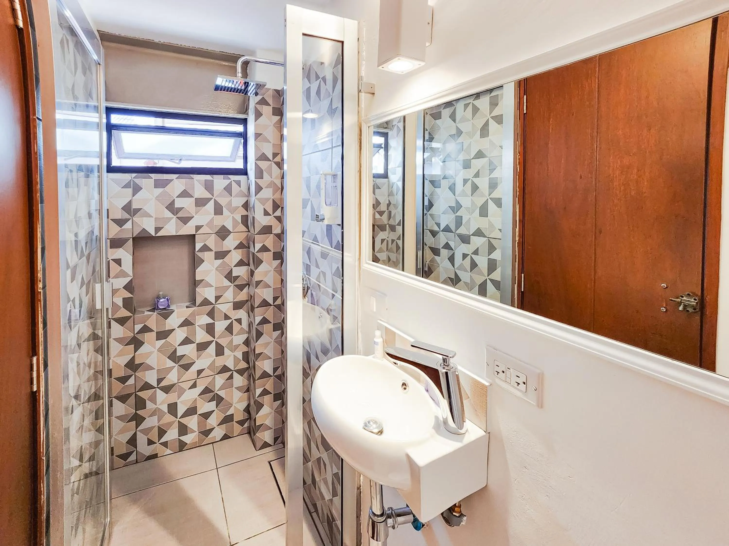 Bathroom in Niebla Suites