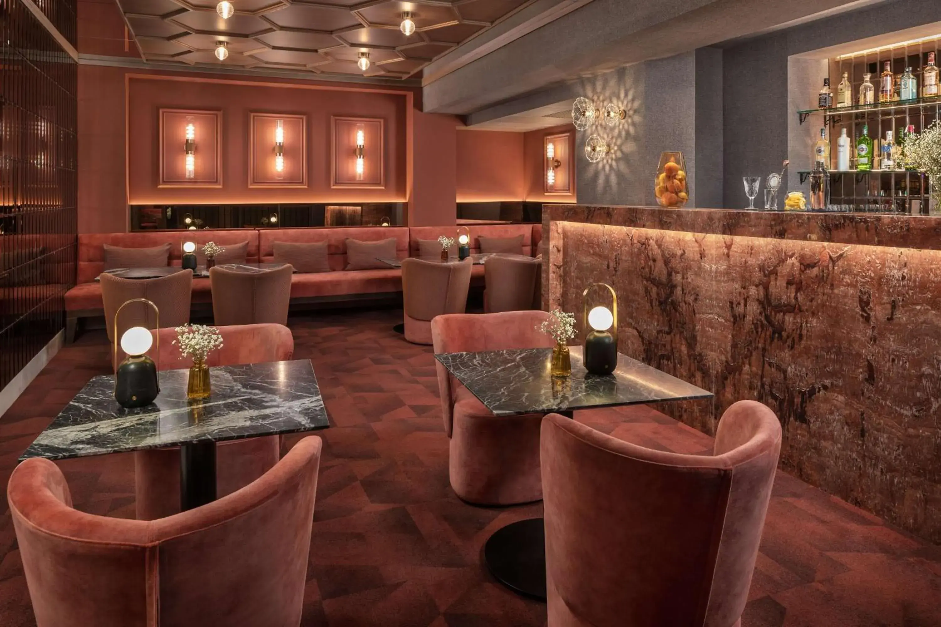 Lounge or bar in NH Collection Victoria Lounge or bar in NH Collection Victoria