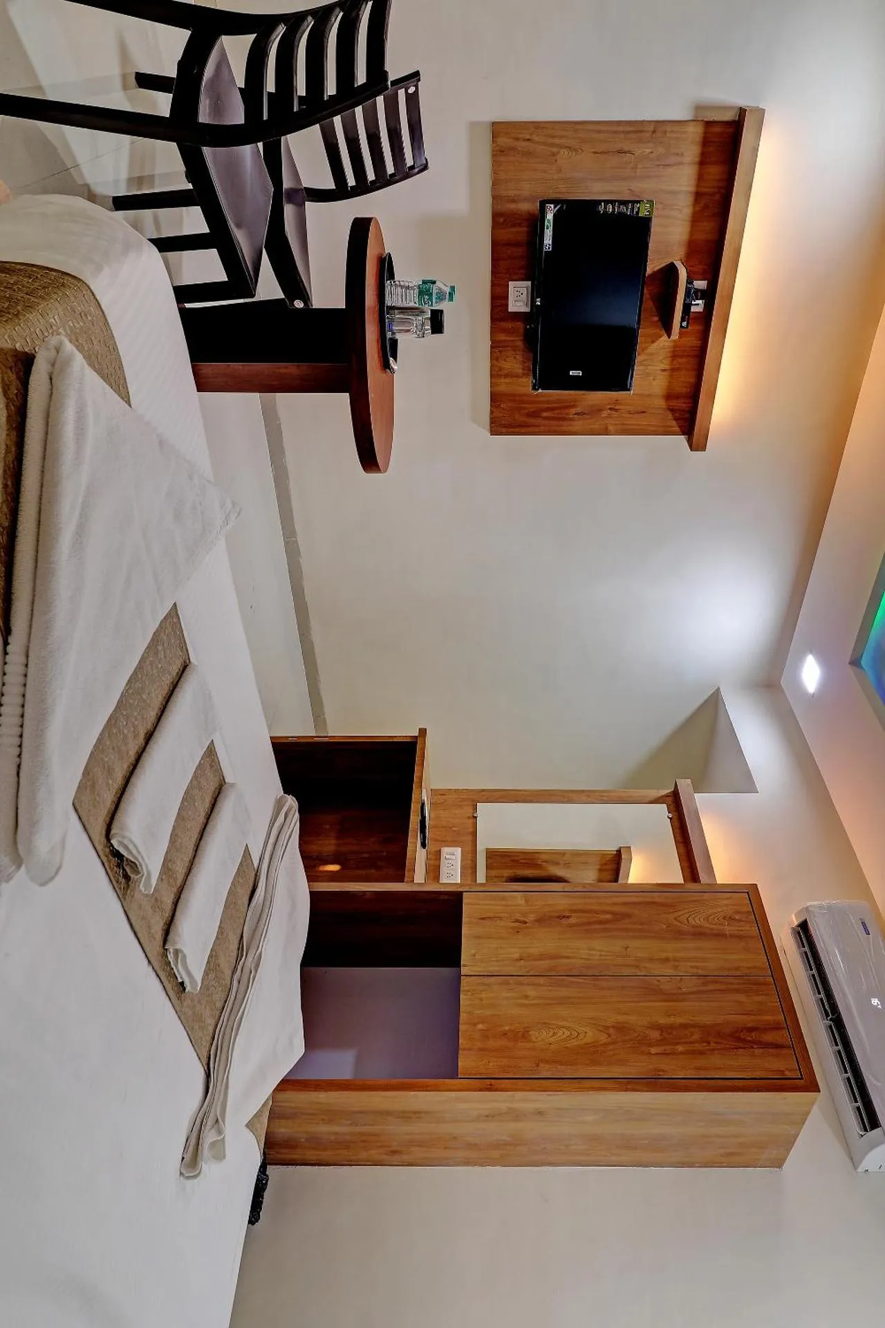 Bed in Sun Inn Residency Rabale