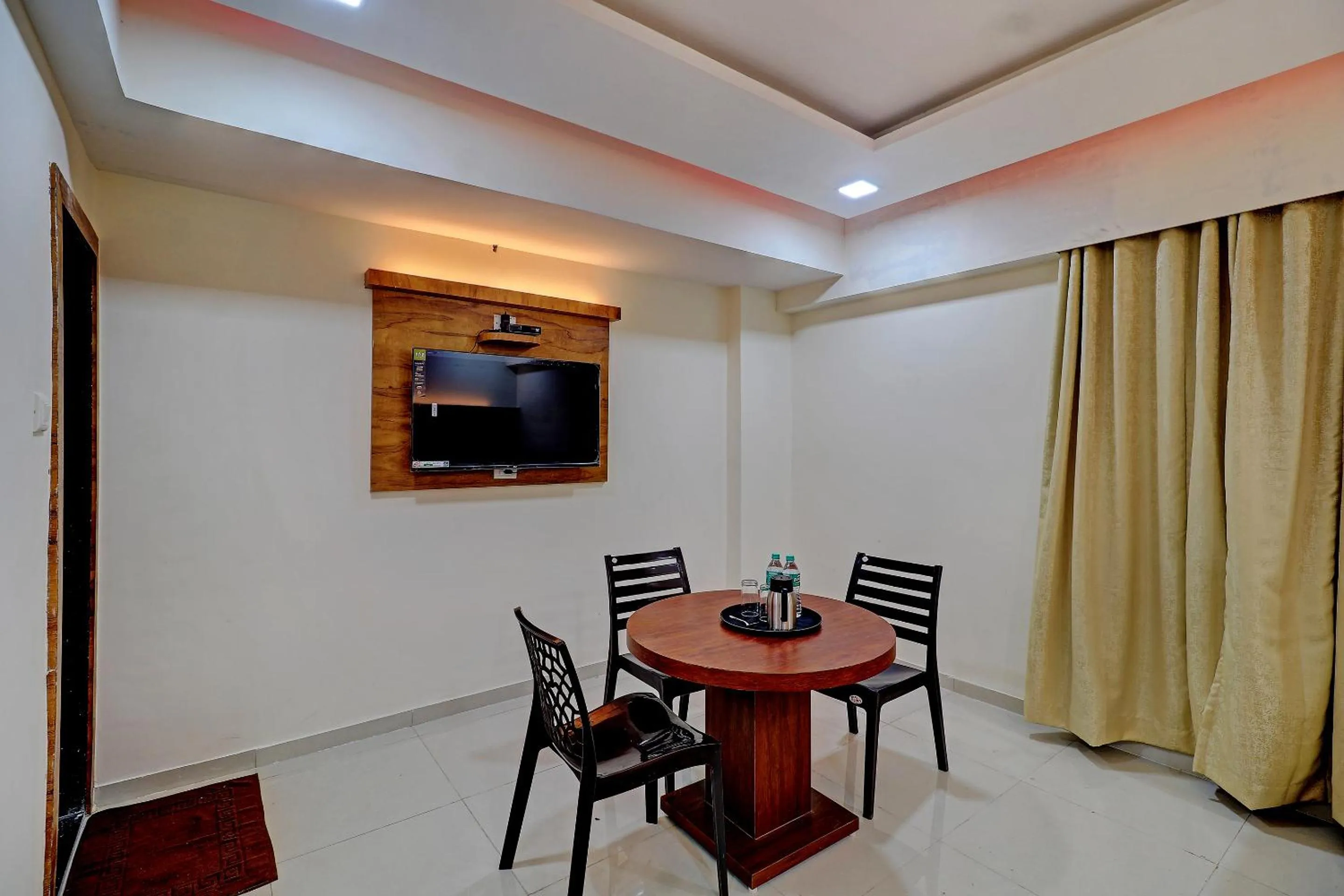 TV and multimedia in Sun Inn Residency Rabale