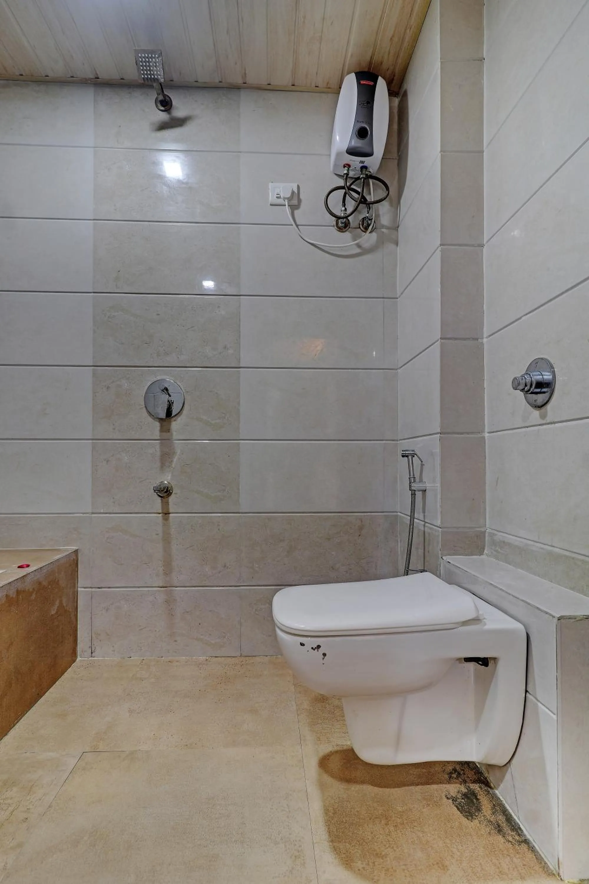 Shower in Sun Inn Residency Rabale