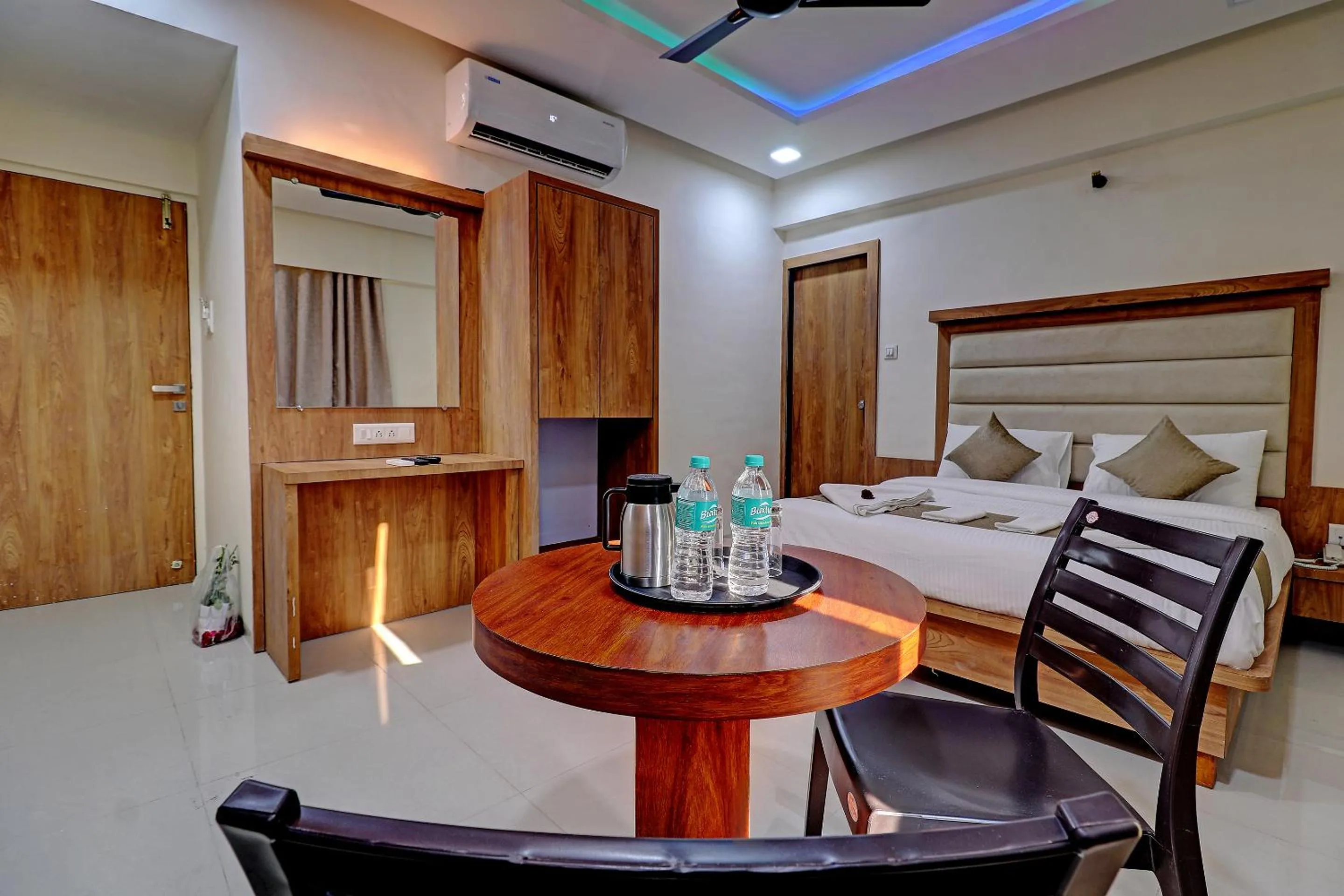 Bed in Sun Inn Residency Rabale