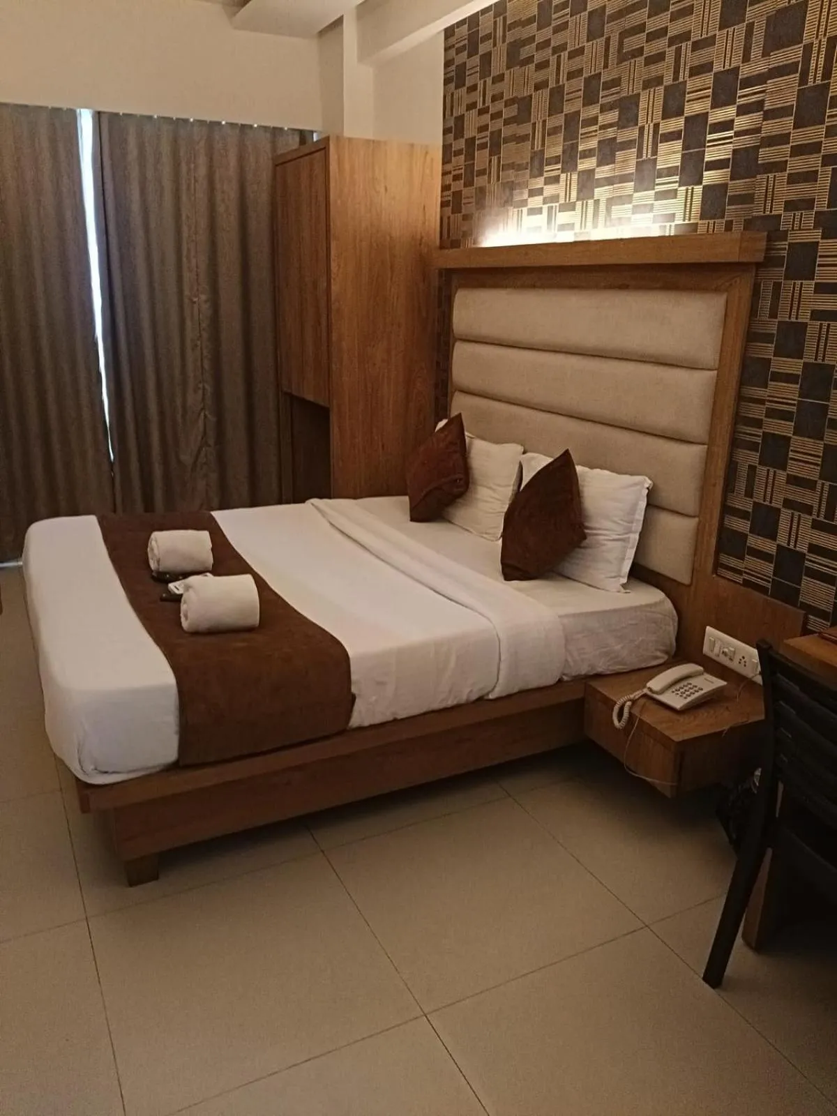 Bed in Sun Inn Residency Rabale