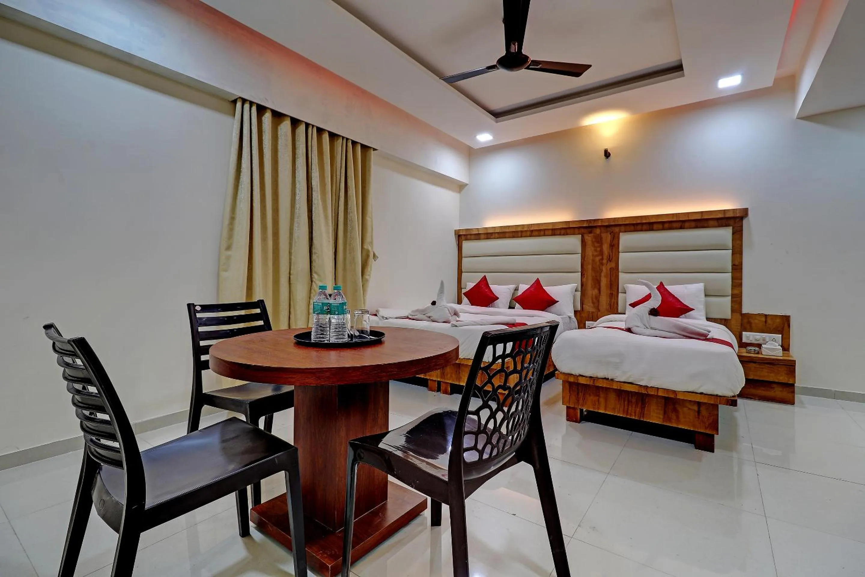 Bed in Sun Inn Residency Rabale