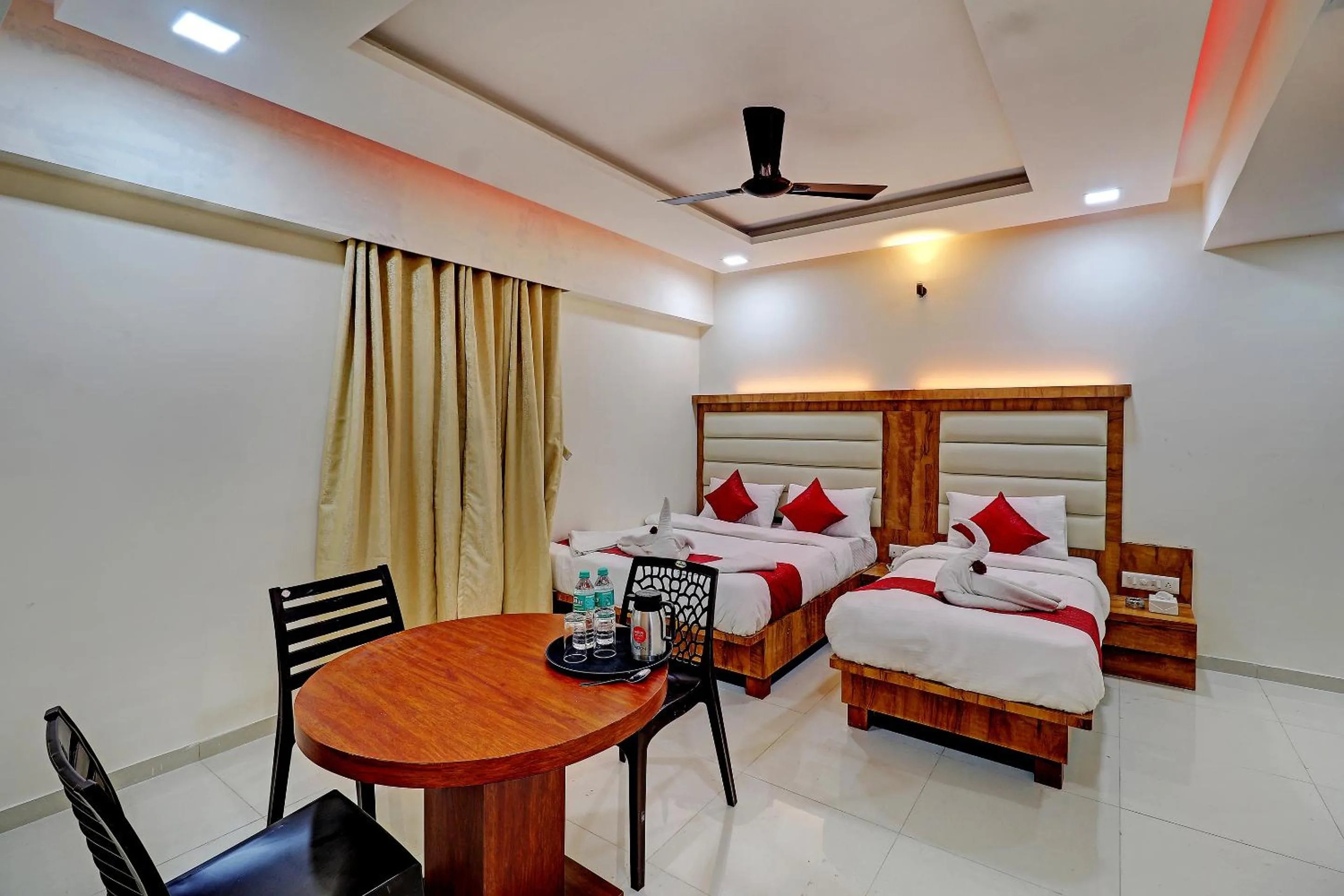 Bed in Sun Inn Residency Rabale