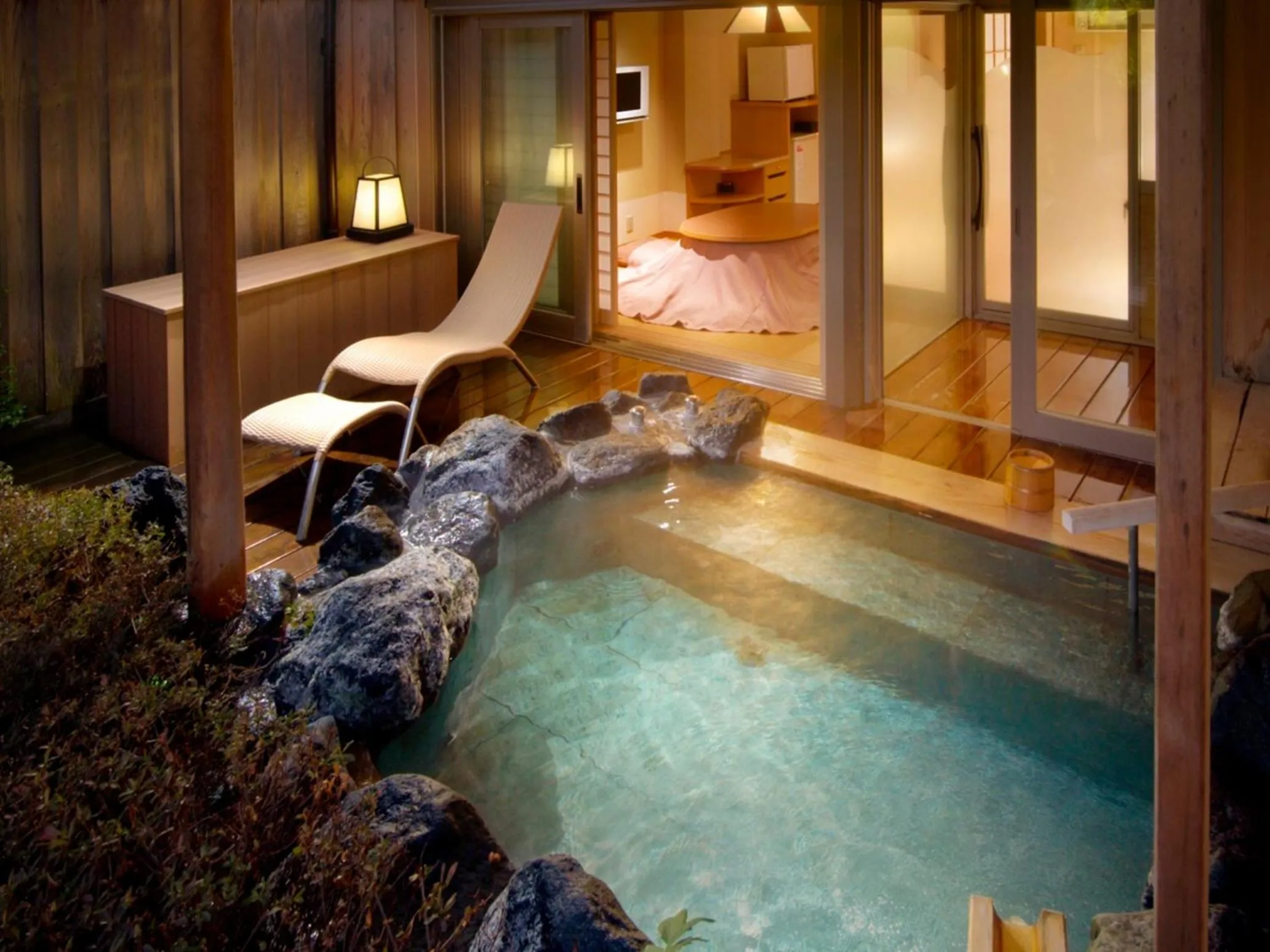 Open Air Bath in Kaneyamaen