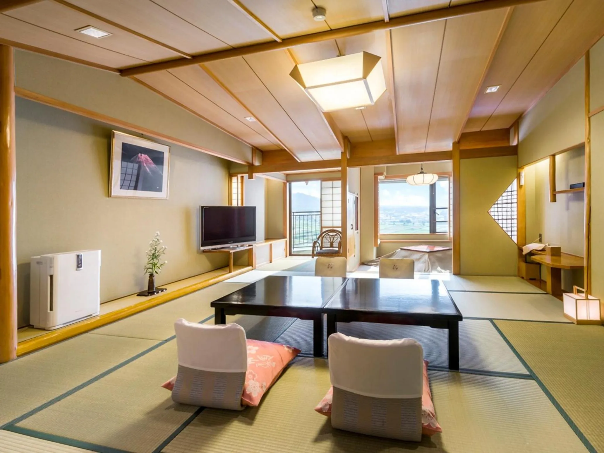 Photo of the whole room in Kaneyamaen