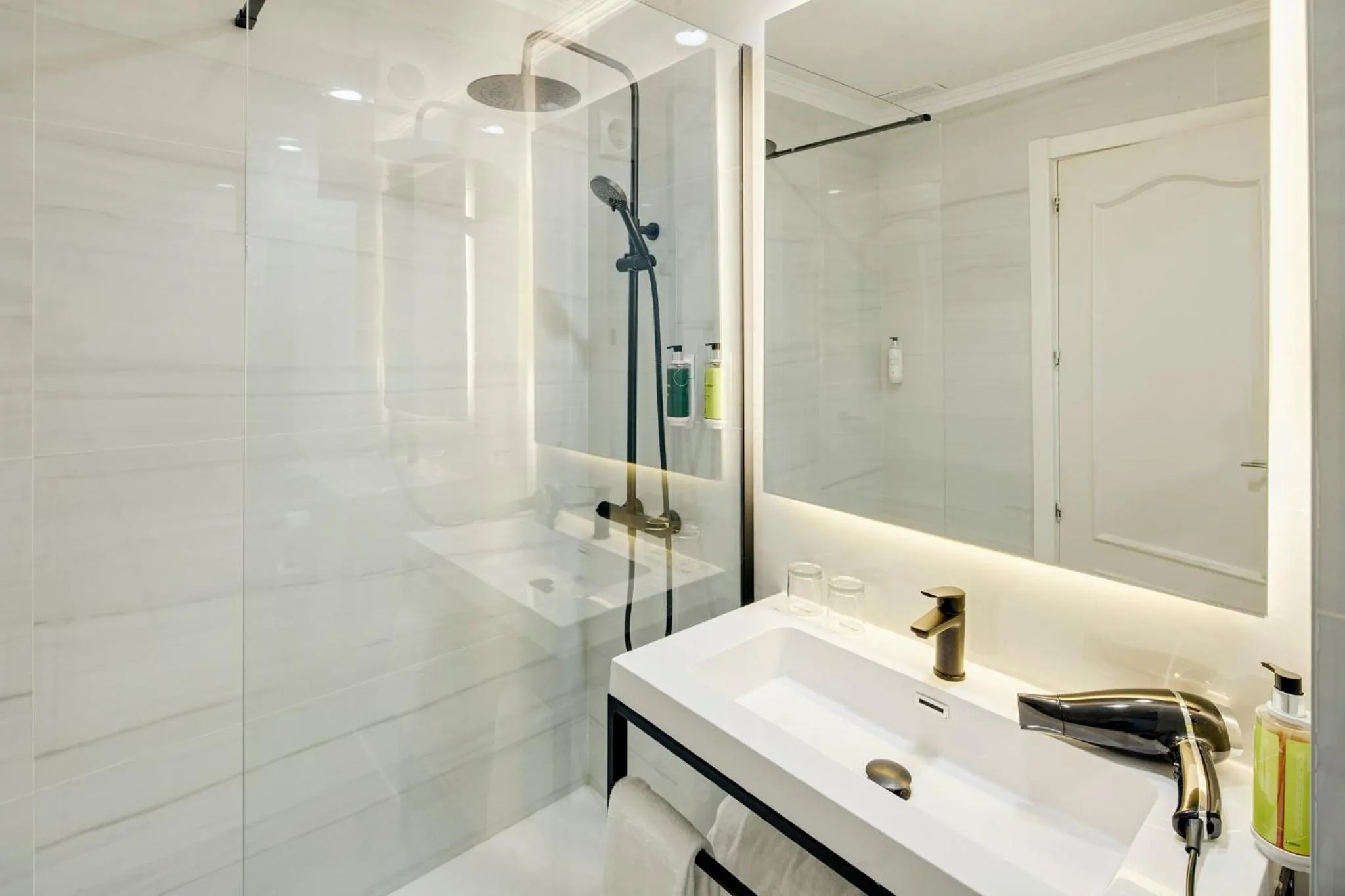 Bathroom in Sercotel Las Casas de los Mercaderes