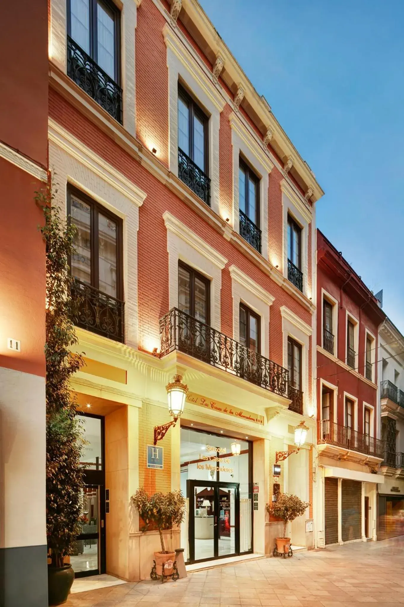 Facade/entrance in Sercotel Las Casas de los Mercaderes Facade/entrance in Sercotel Las Casas de los Mercaderes