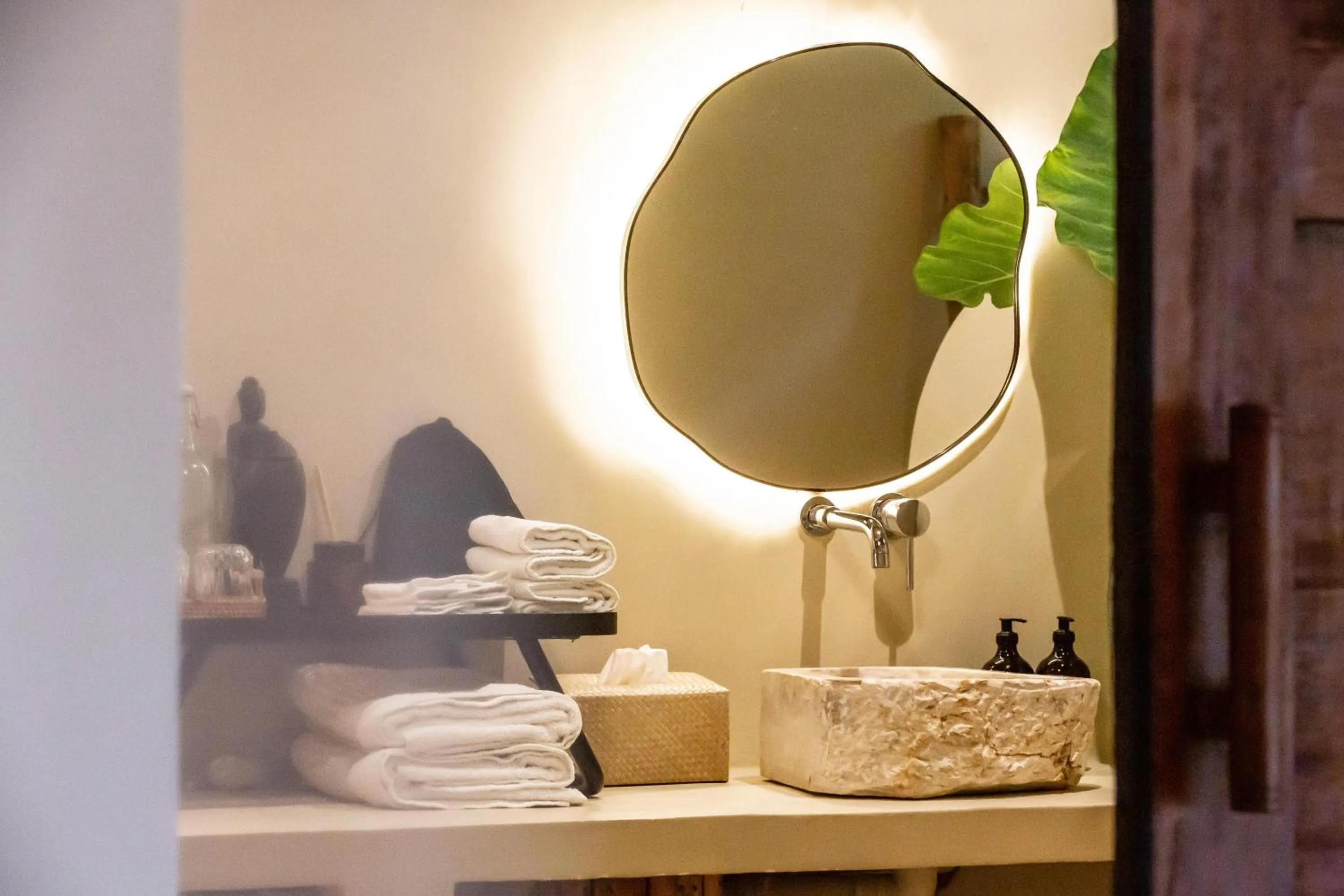 Bathroom in The Beach House Ocam Ocam