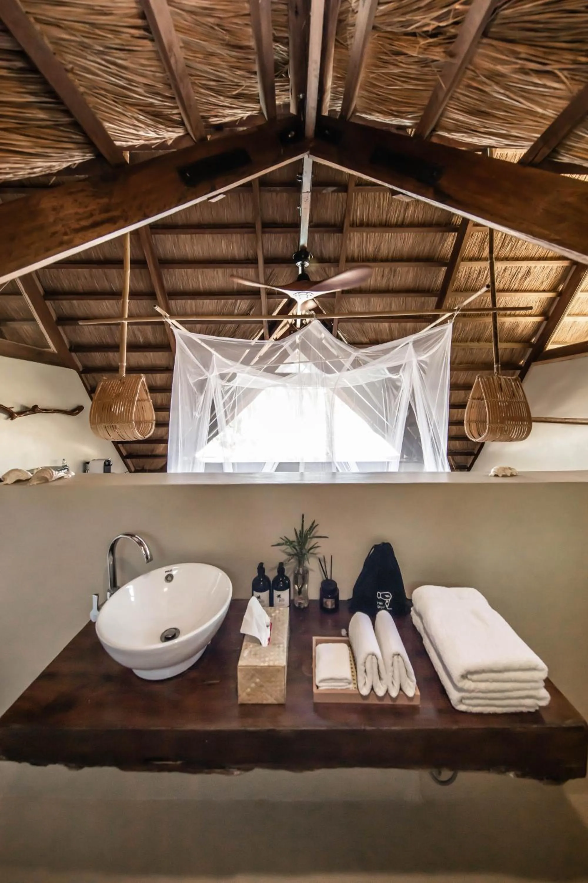 Bathroom in The Beach House Ocam Ocam
