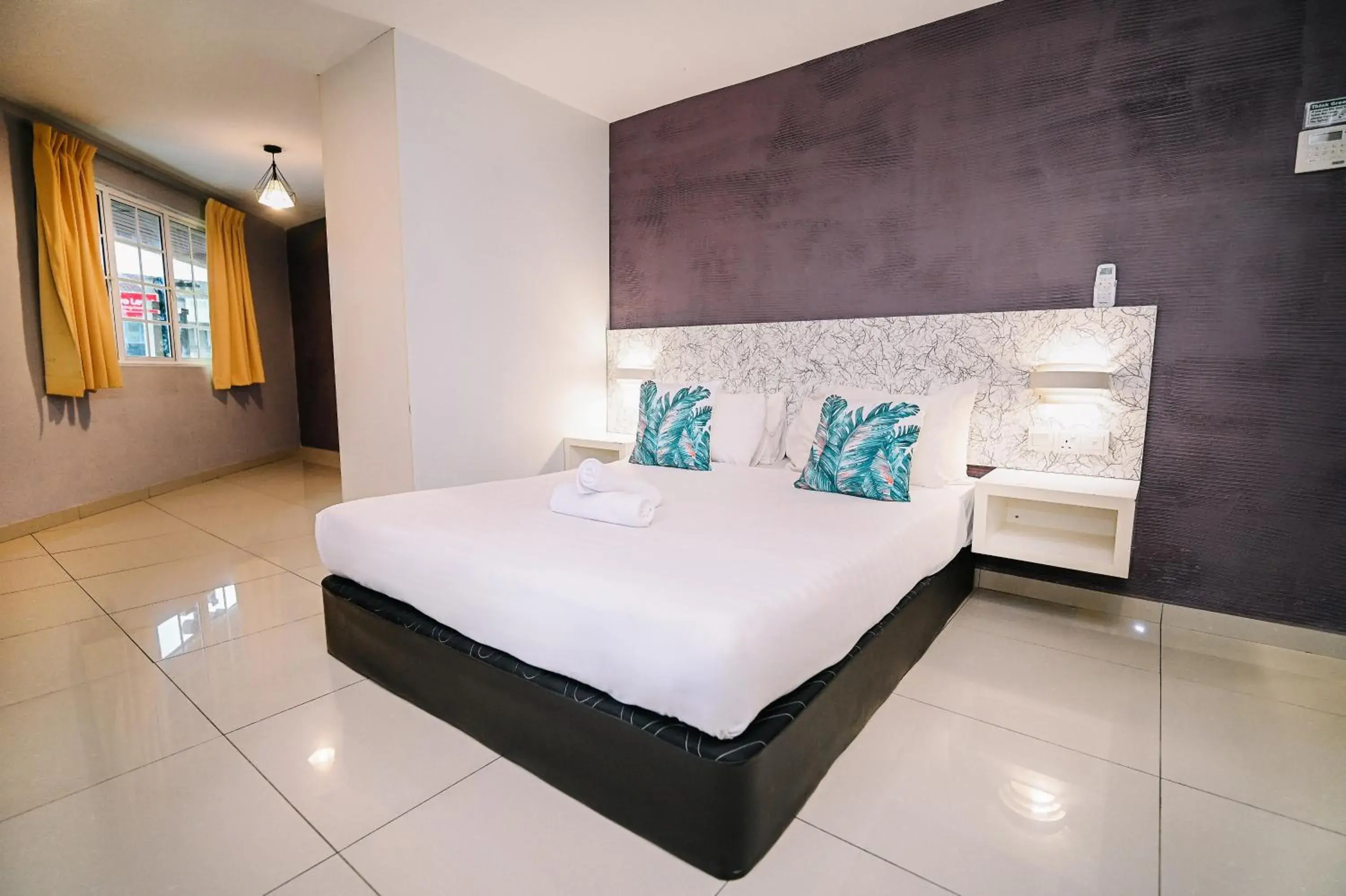 Bed in Swing & Pillows - PJ SS2 Bed in Swing & Pillows - PJ SS2