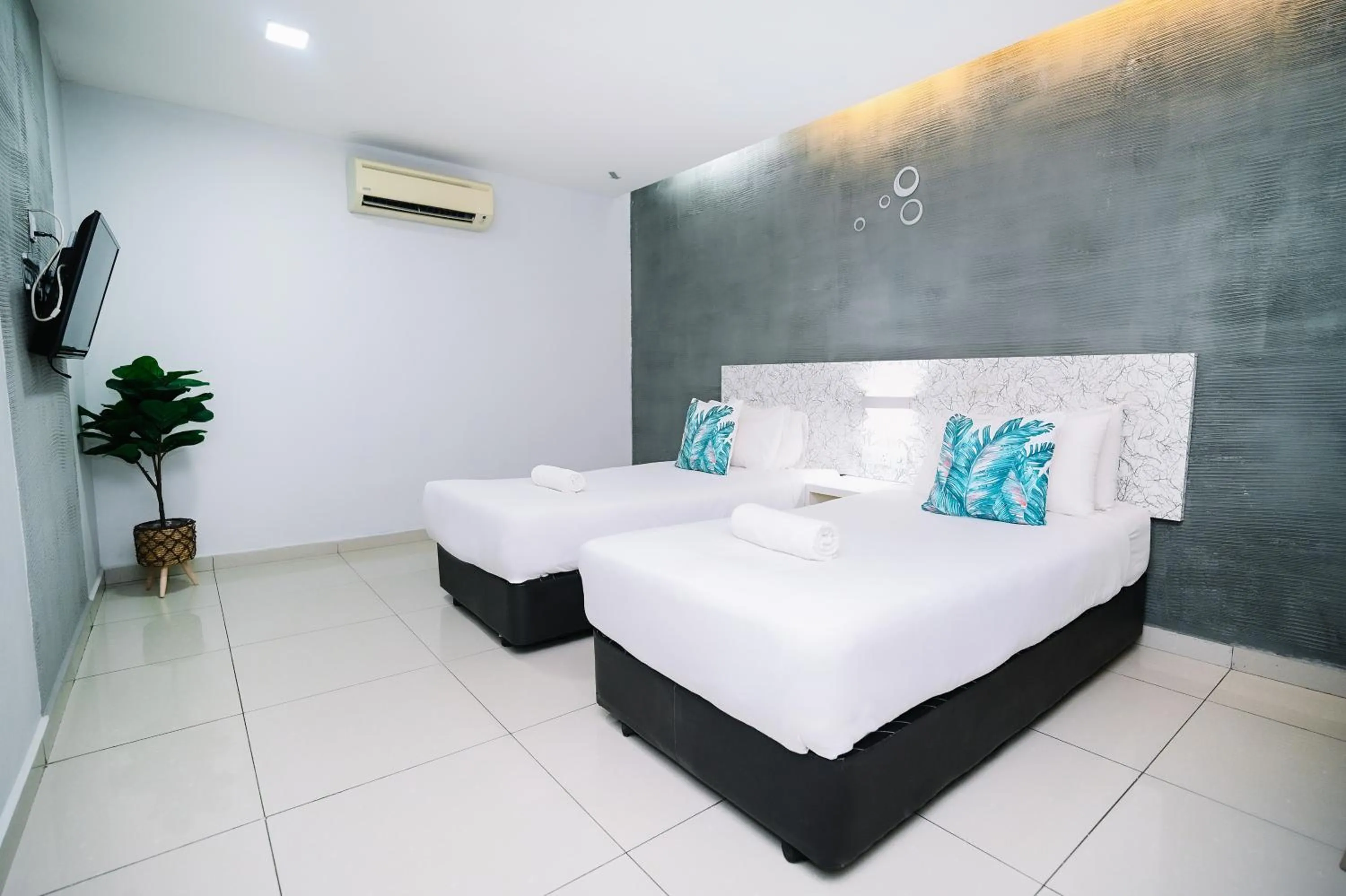 Bed in Swing & Pillows - PJ SS2