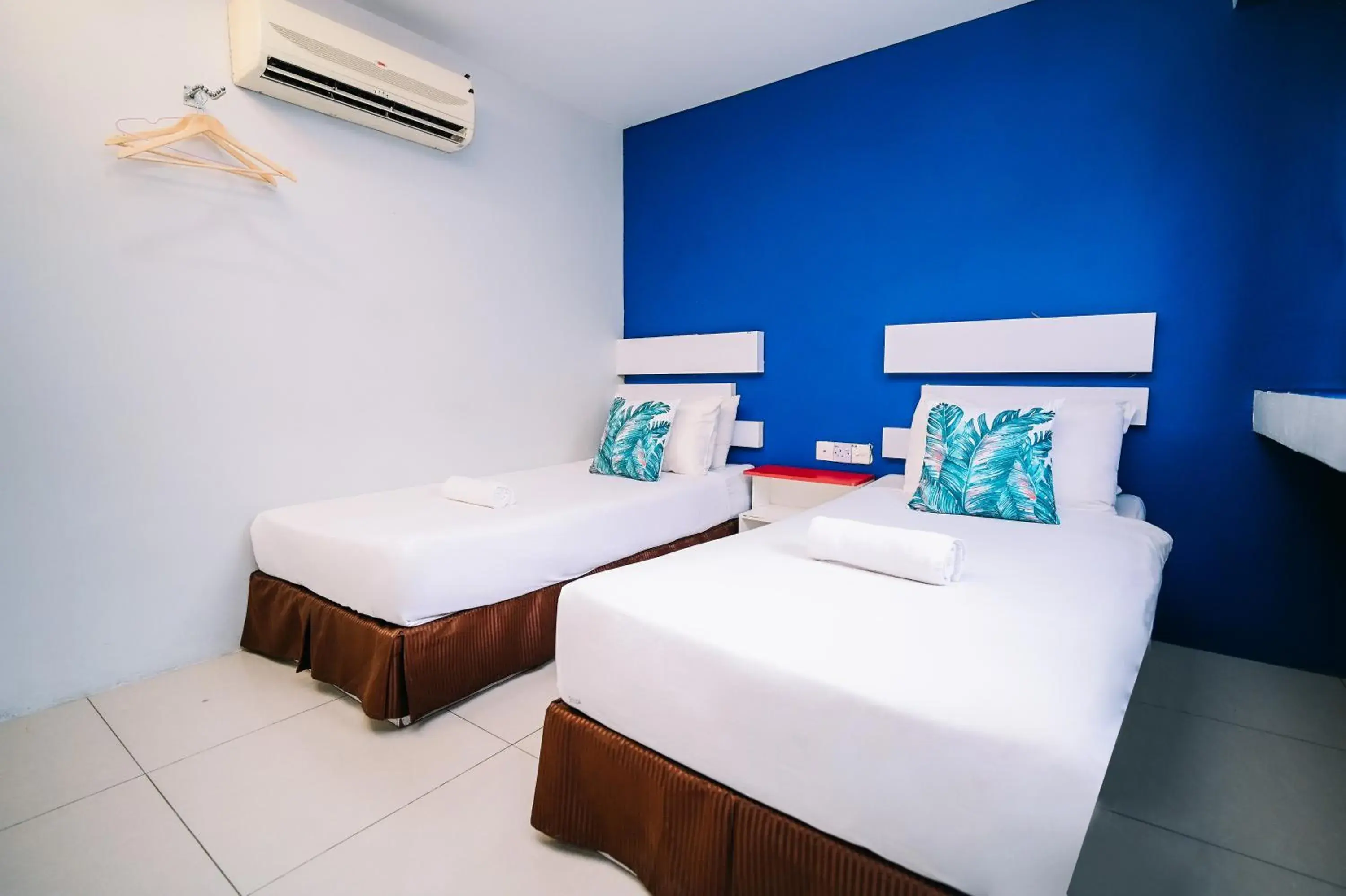 Bed in Swing & Pillows - PJ SS2 Bed in Swing & Pillows - PJ SS2