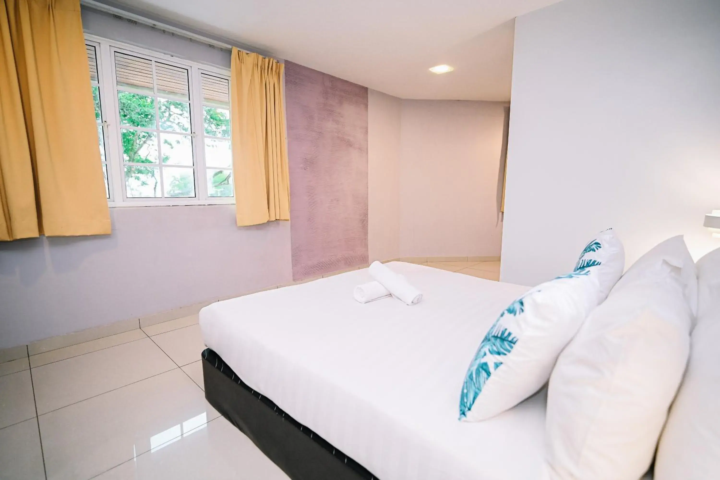 Bed in Swing & Pillows - PJ SS2 Bed in Swing & Pillows - PJ SS2