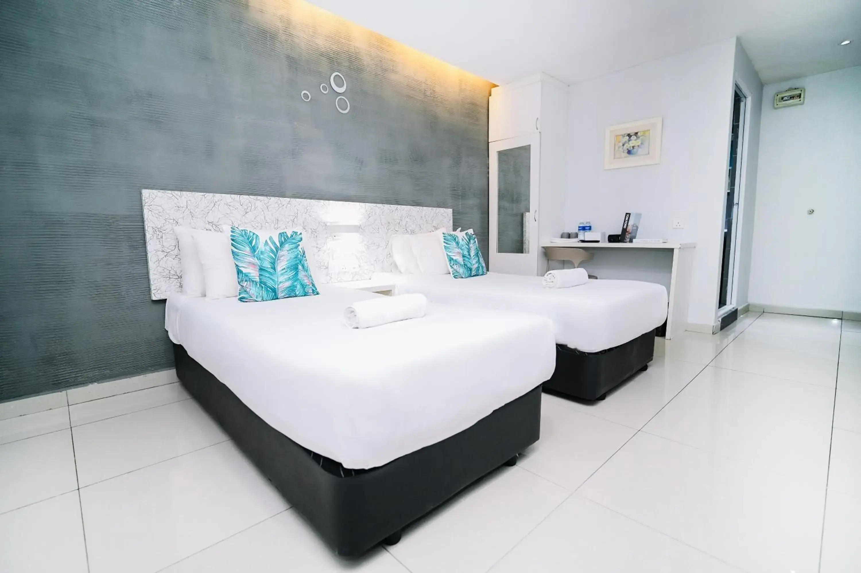 Bed in Swing & Pillows - PJ SS2 Bed in Swing & Pillows - PJ SS2