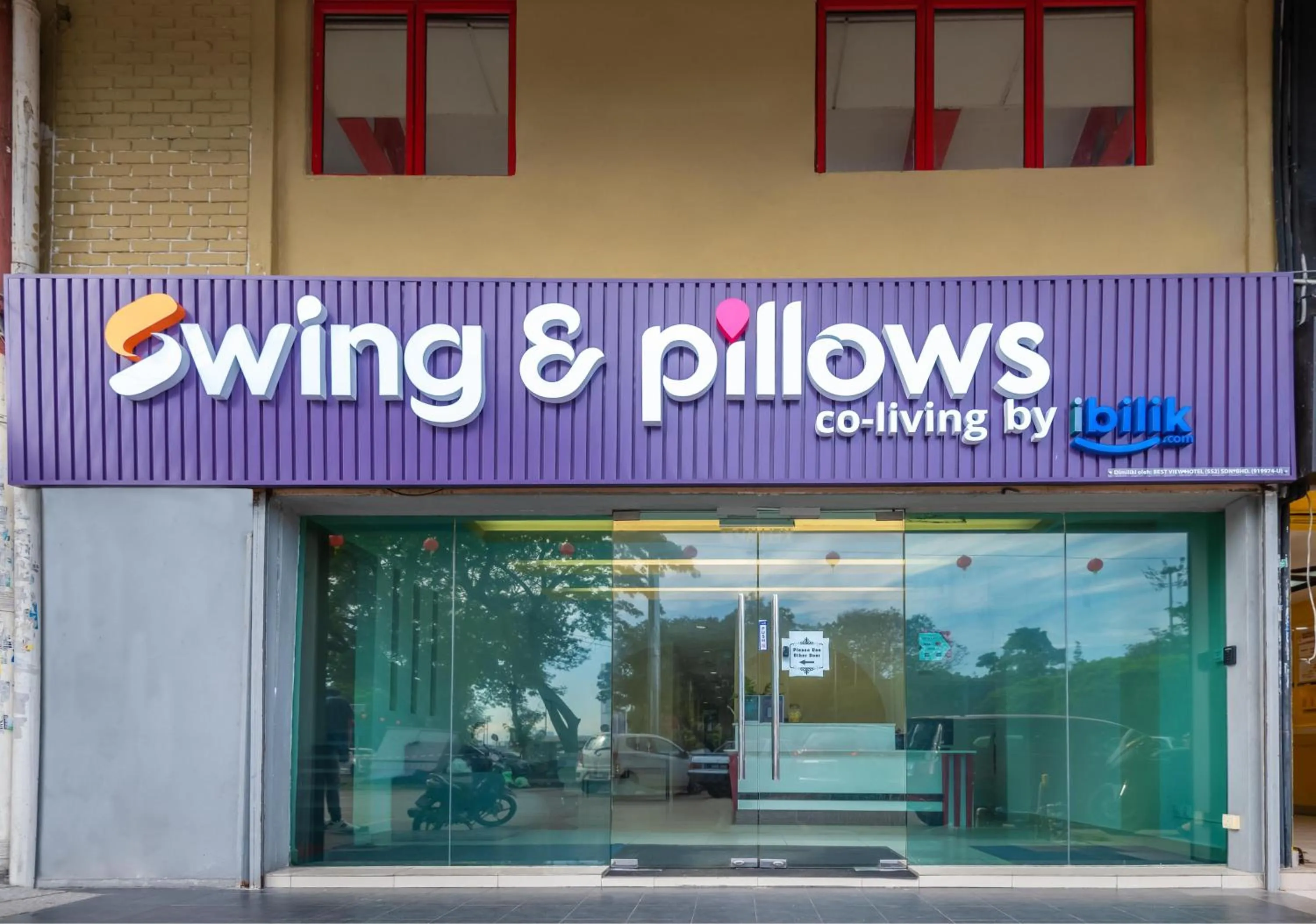 Facade/entrance in Swing & Pillows - PJ SS2