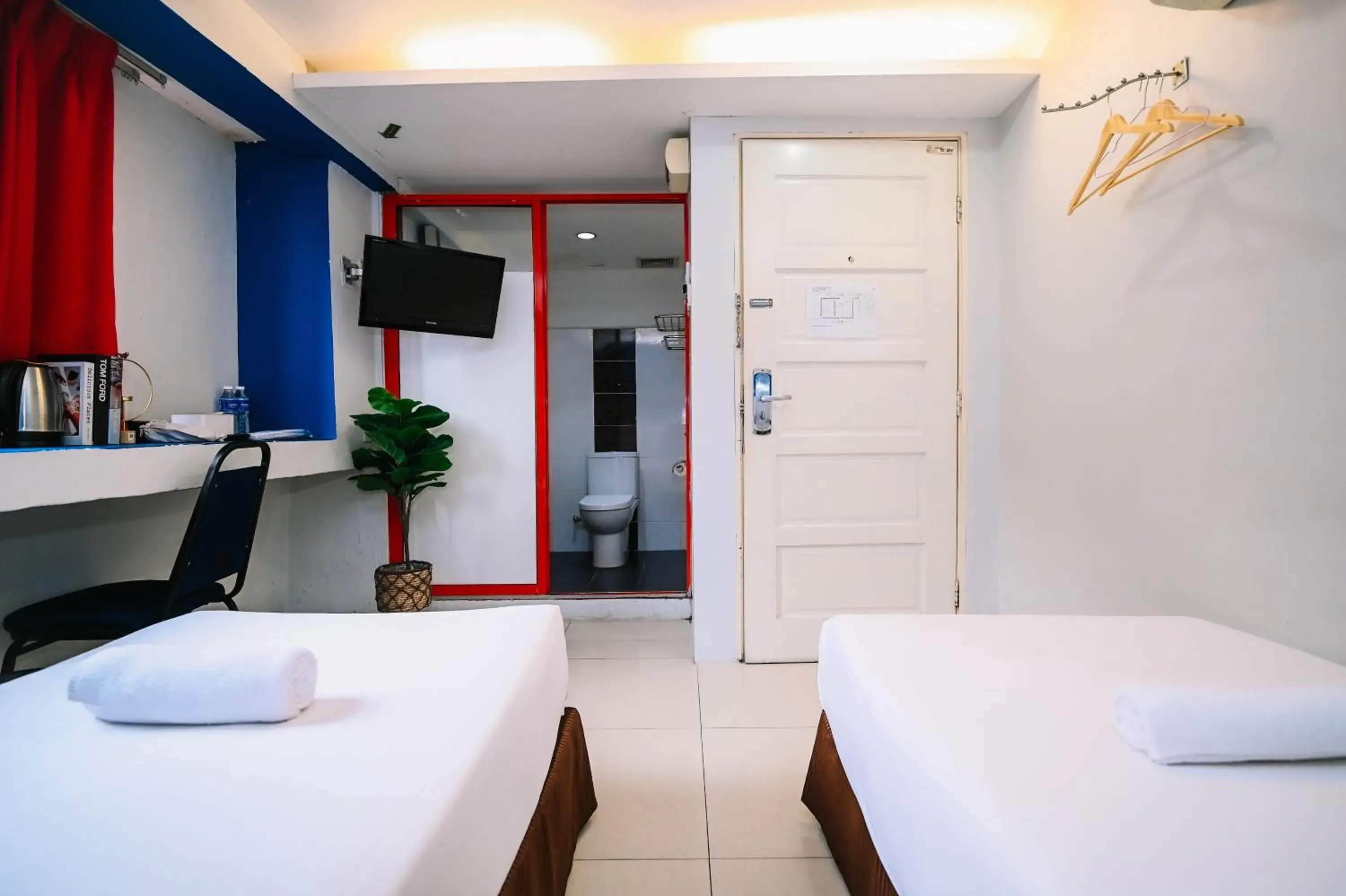 Bed in Swing & Pillows - PJ SS2 Bed in Swing & Pillows - PJ SS2