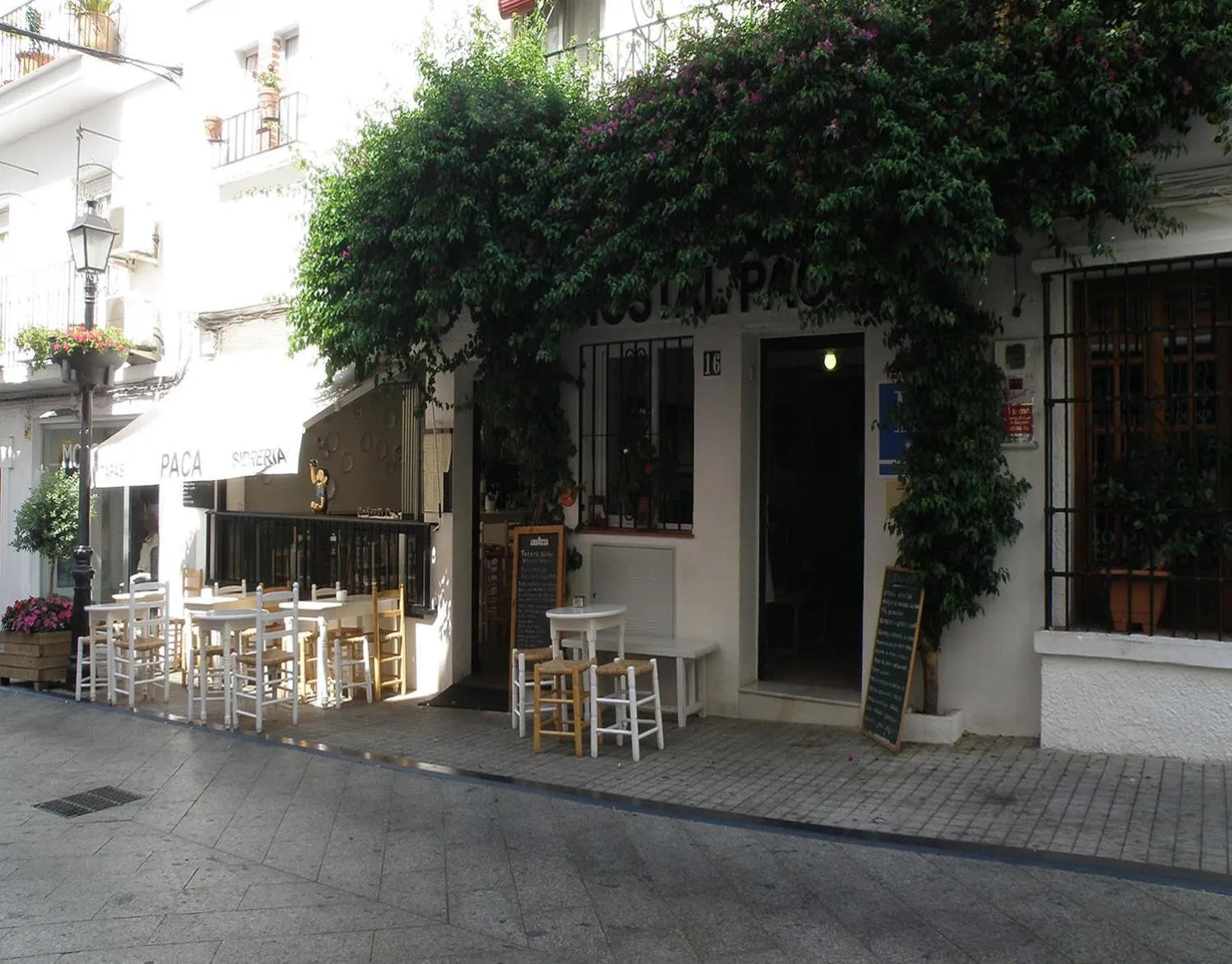 Property building in Hostal Paco Marbella