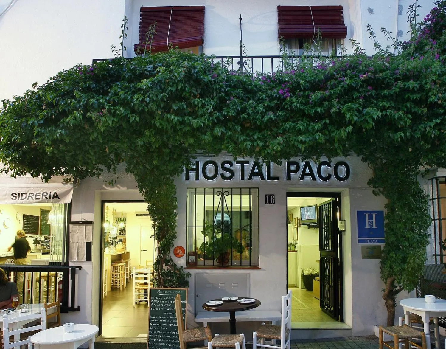 Property building in Hostal Paco Marbella