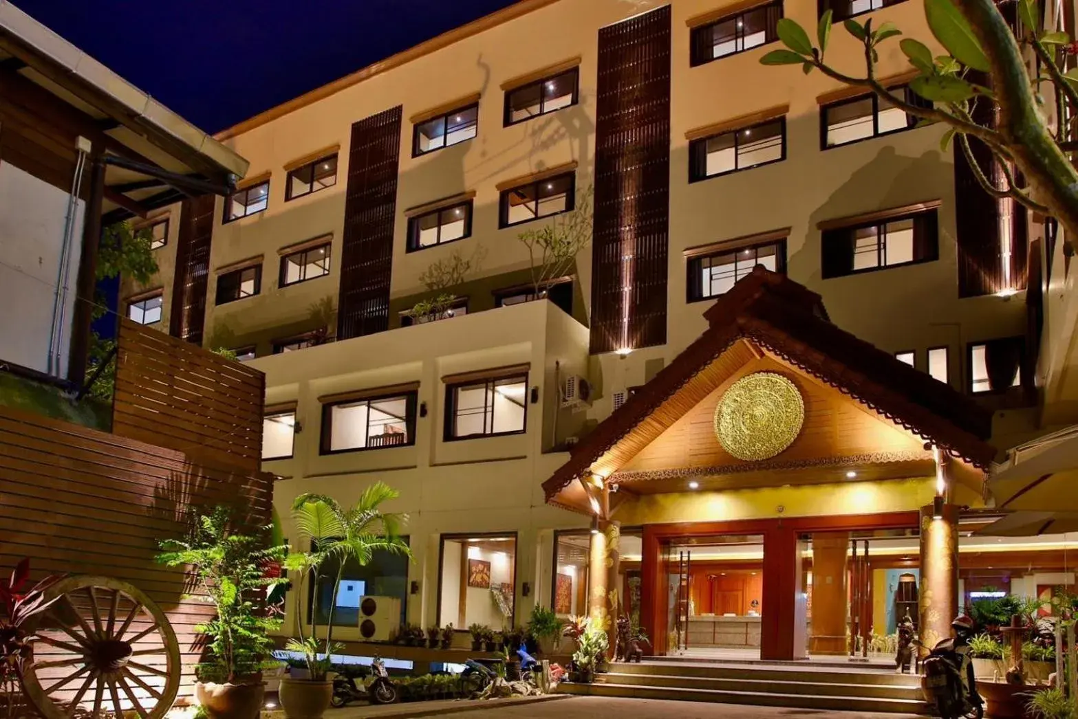 Thapaeplacehotel Thapaeplacehotel