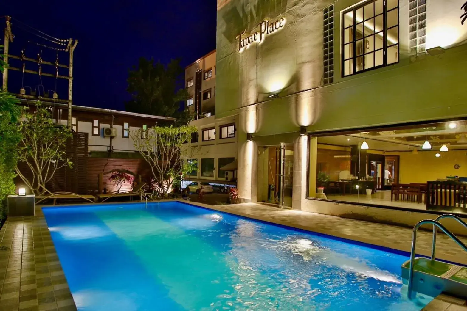 Swimming pool in Thapaeplacehotel Swimming pool in Thapaeplacehotel