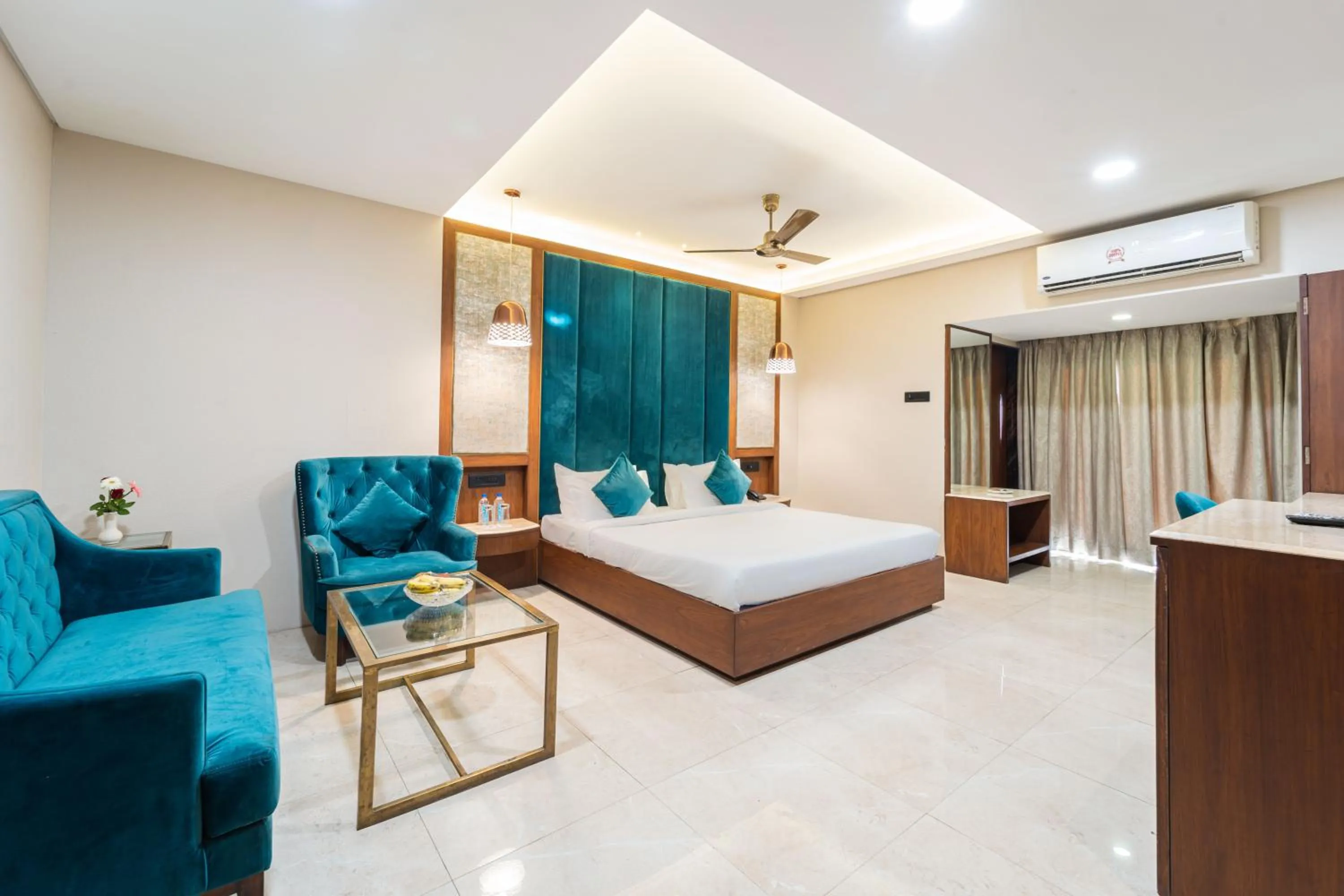 Bed in Enrise by Sayaji Harda