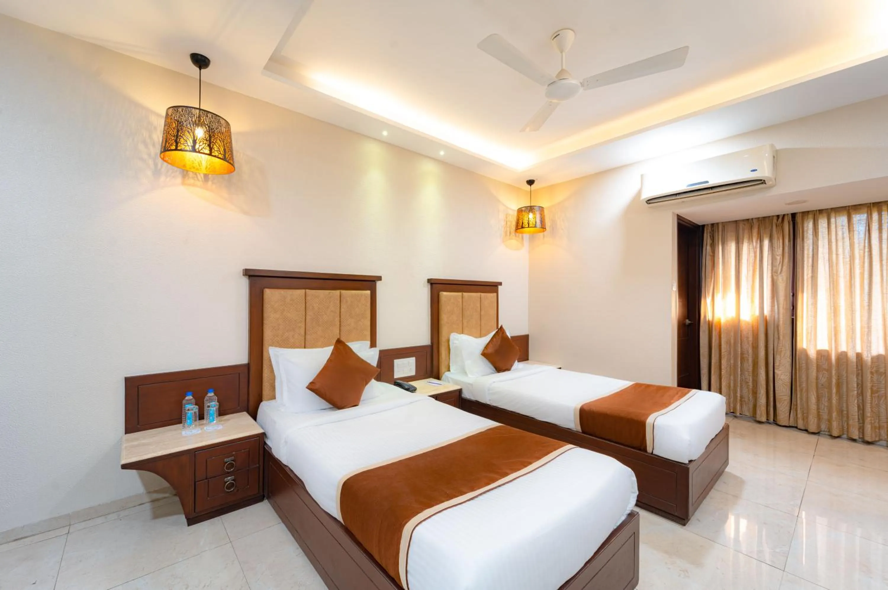 Bed in Enrise by Sayaji Harda