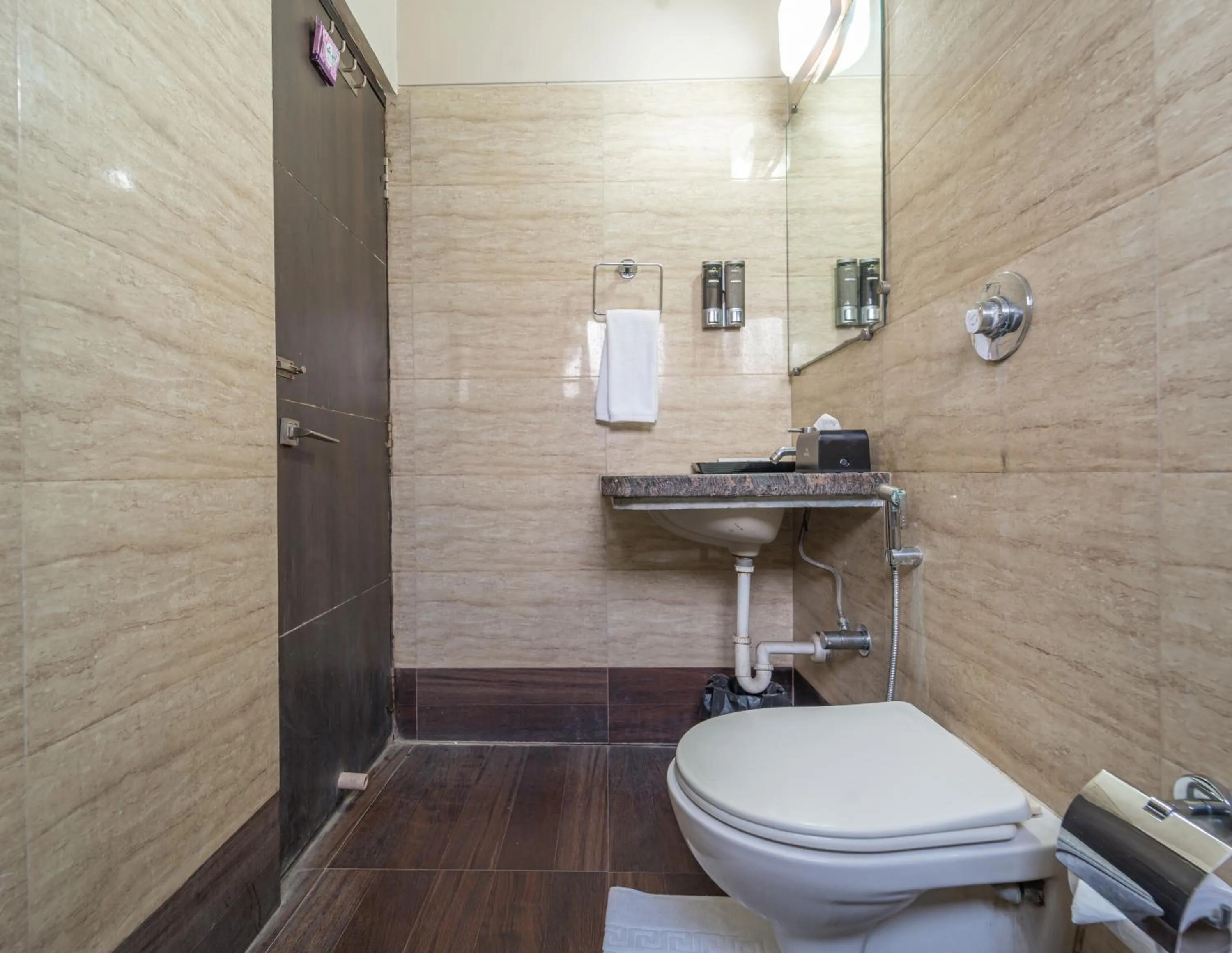 Shower in Enrise by Sayaji Harda