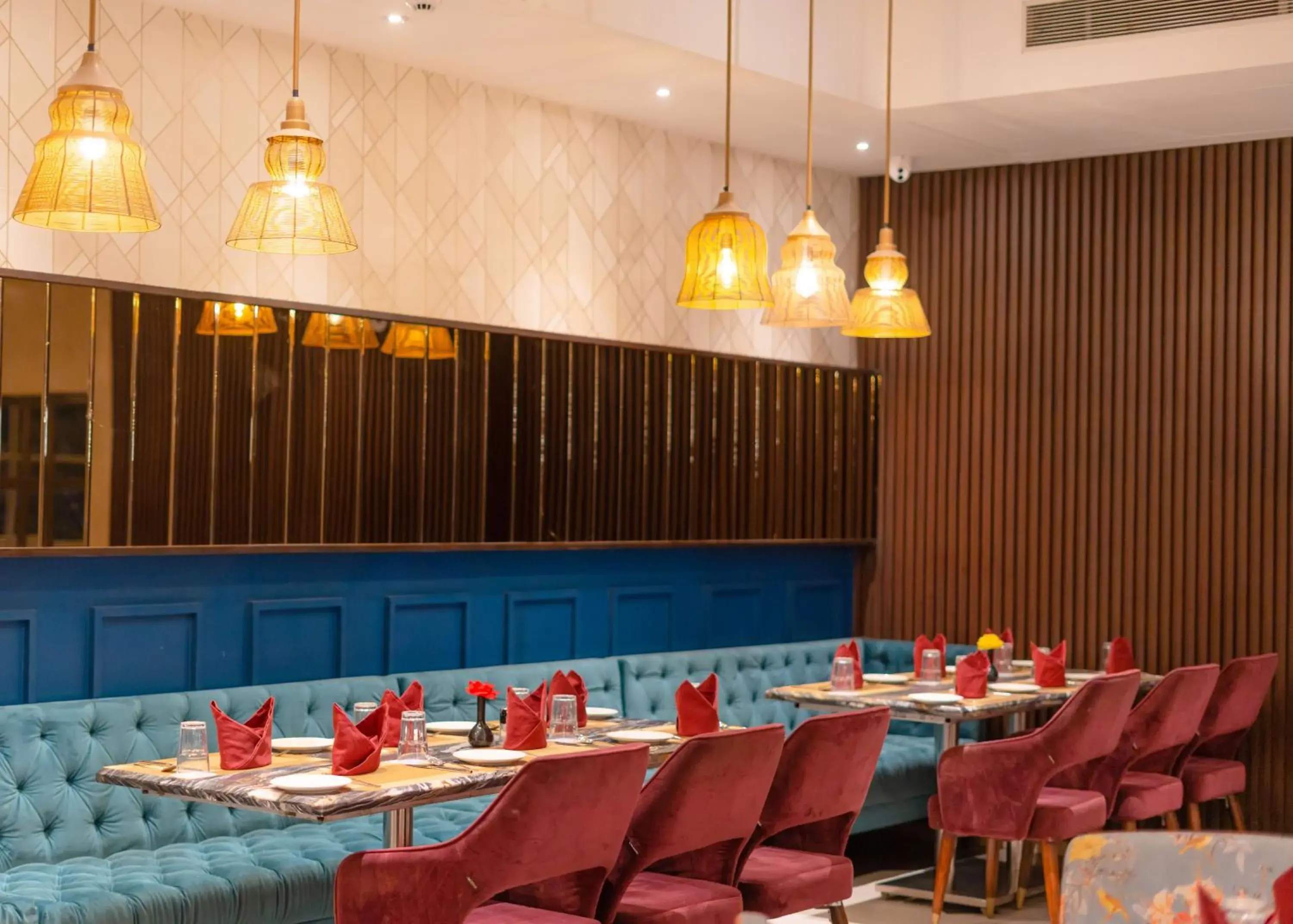 Restaurant/places to eat in Enrise by Sayaji Harda Restaurant/places to eat in Enrise by Sayaji Harda