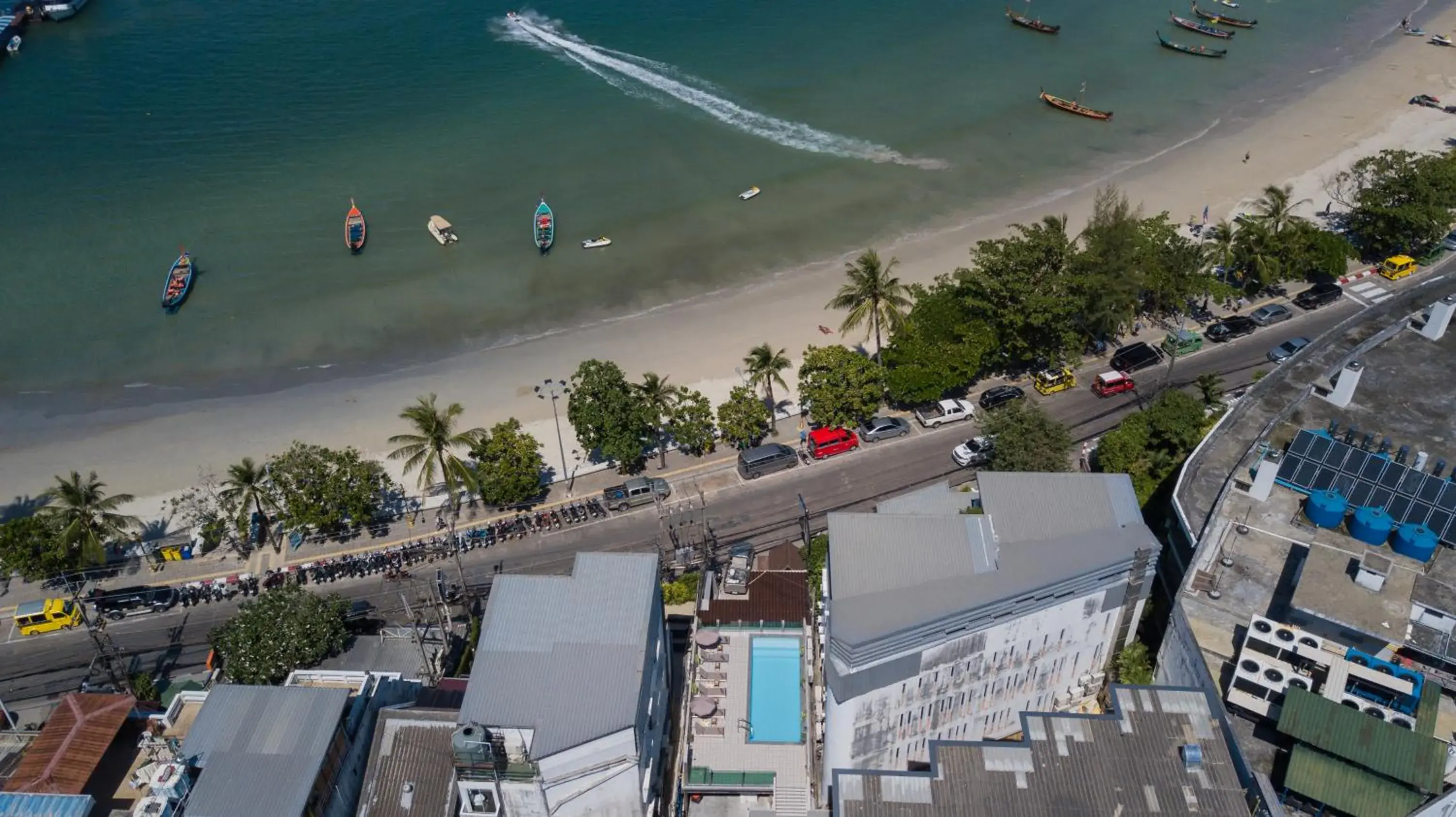 Property building in Destination Patong Property building in Destination Patong