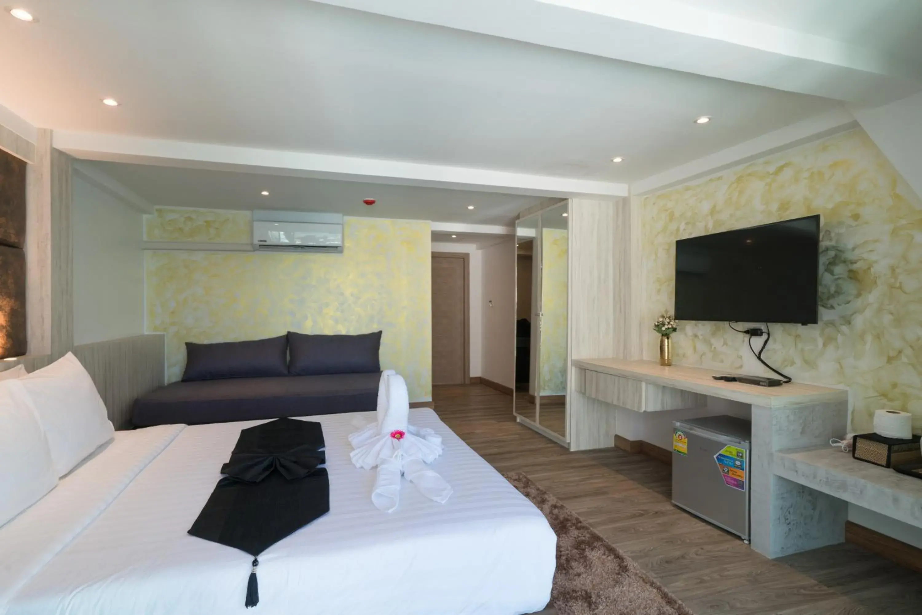 Deluxe Triple Room with Sea View in Destination Patong Deluxe Triple Room with Sea View in Destination Patong