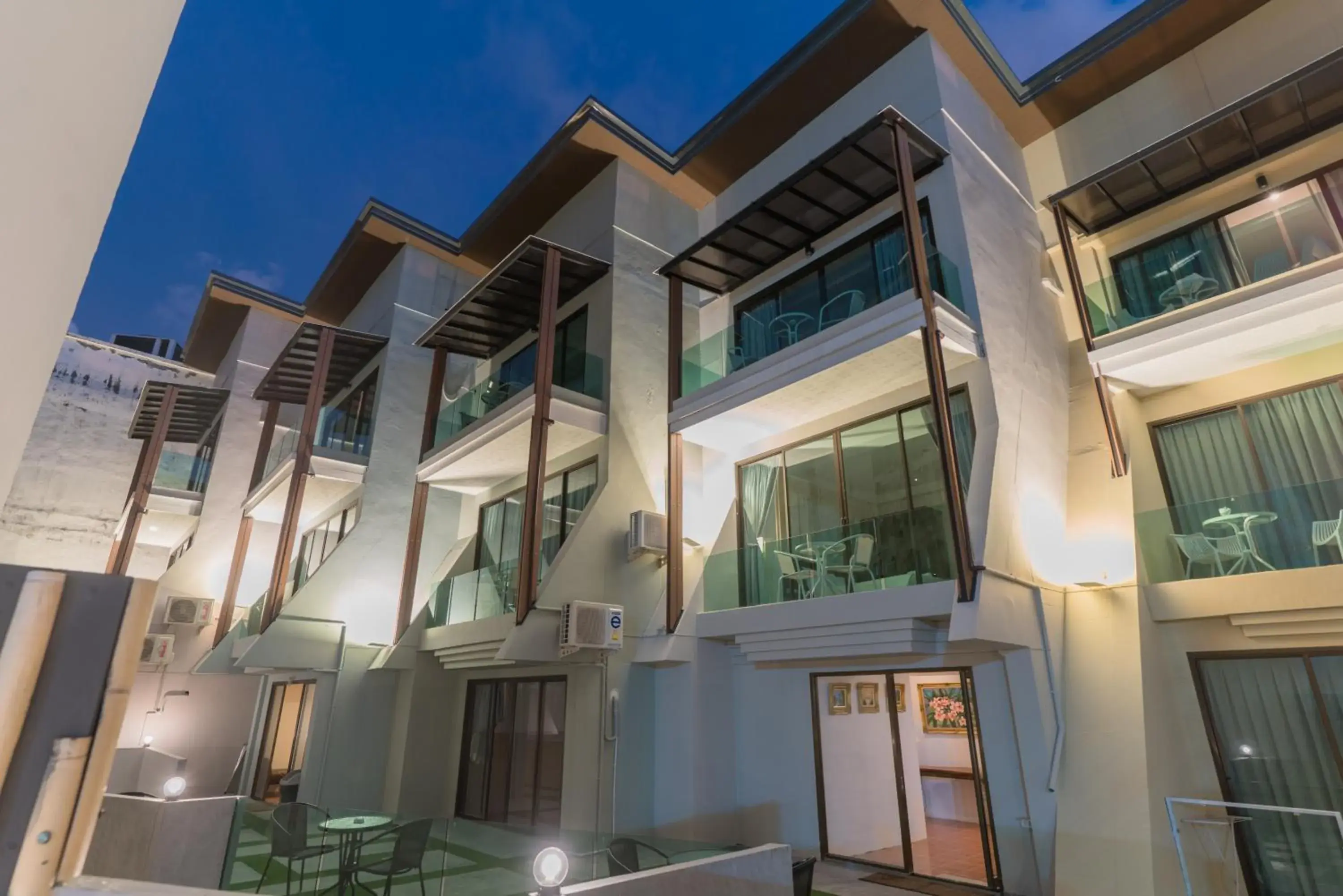 Property building in Destination Patong Property building in Destination Patong