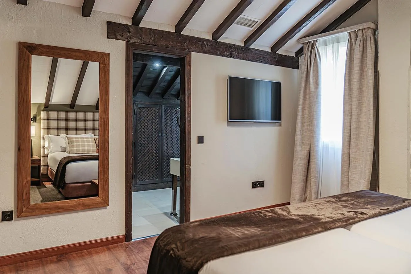 TV and multimedia, Bed in Vincci Selección Rumaykiyya