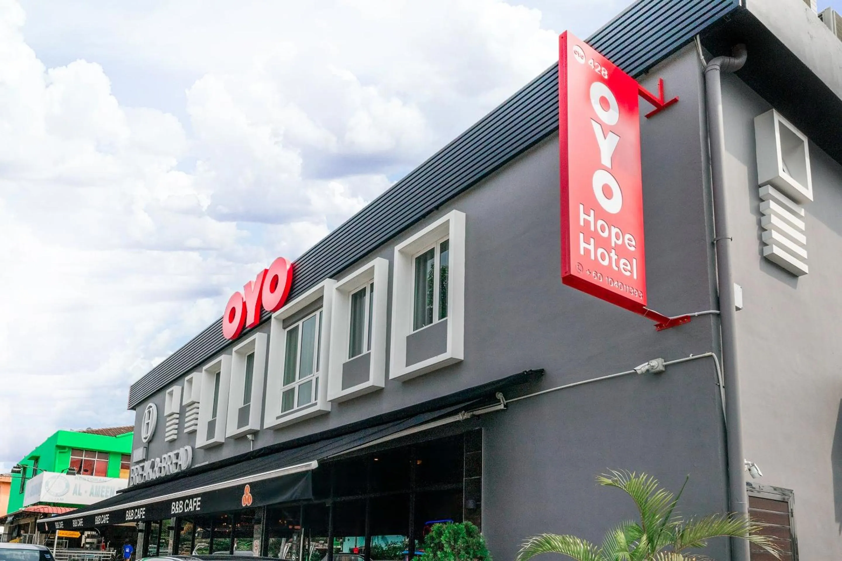 Facade/entrance in Hope Hotel