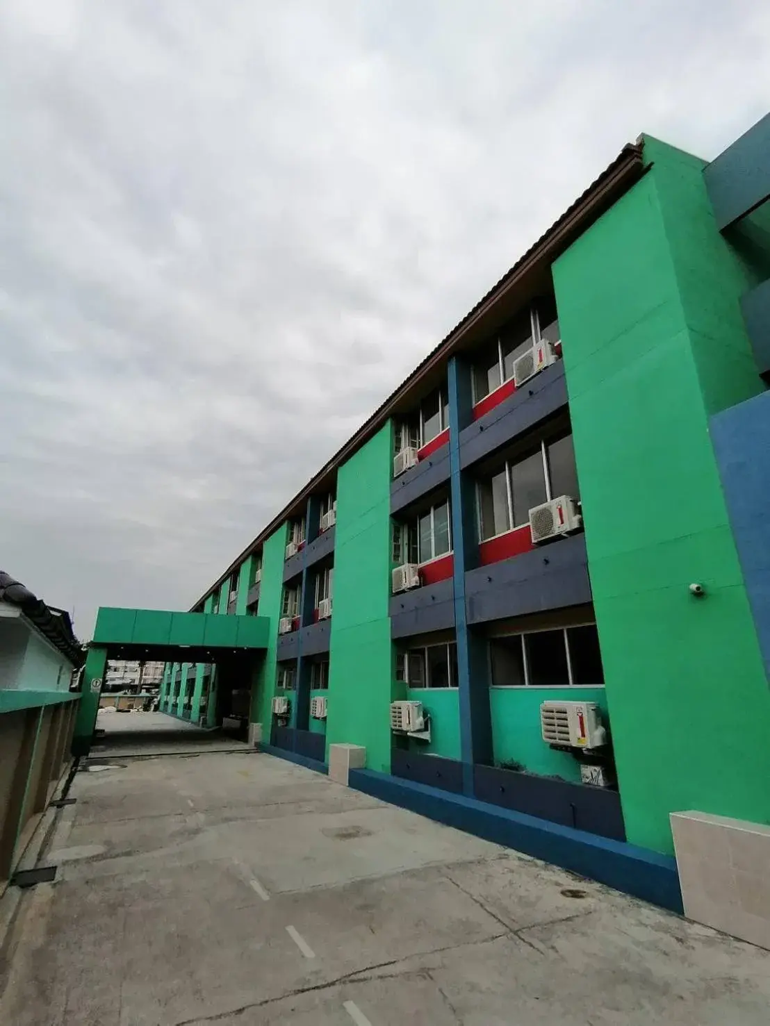 Property building in The Sea Bangsaen Hotel Property building in The Sea Bangsaen Hotel