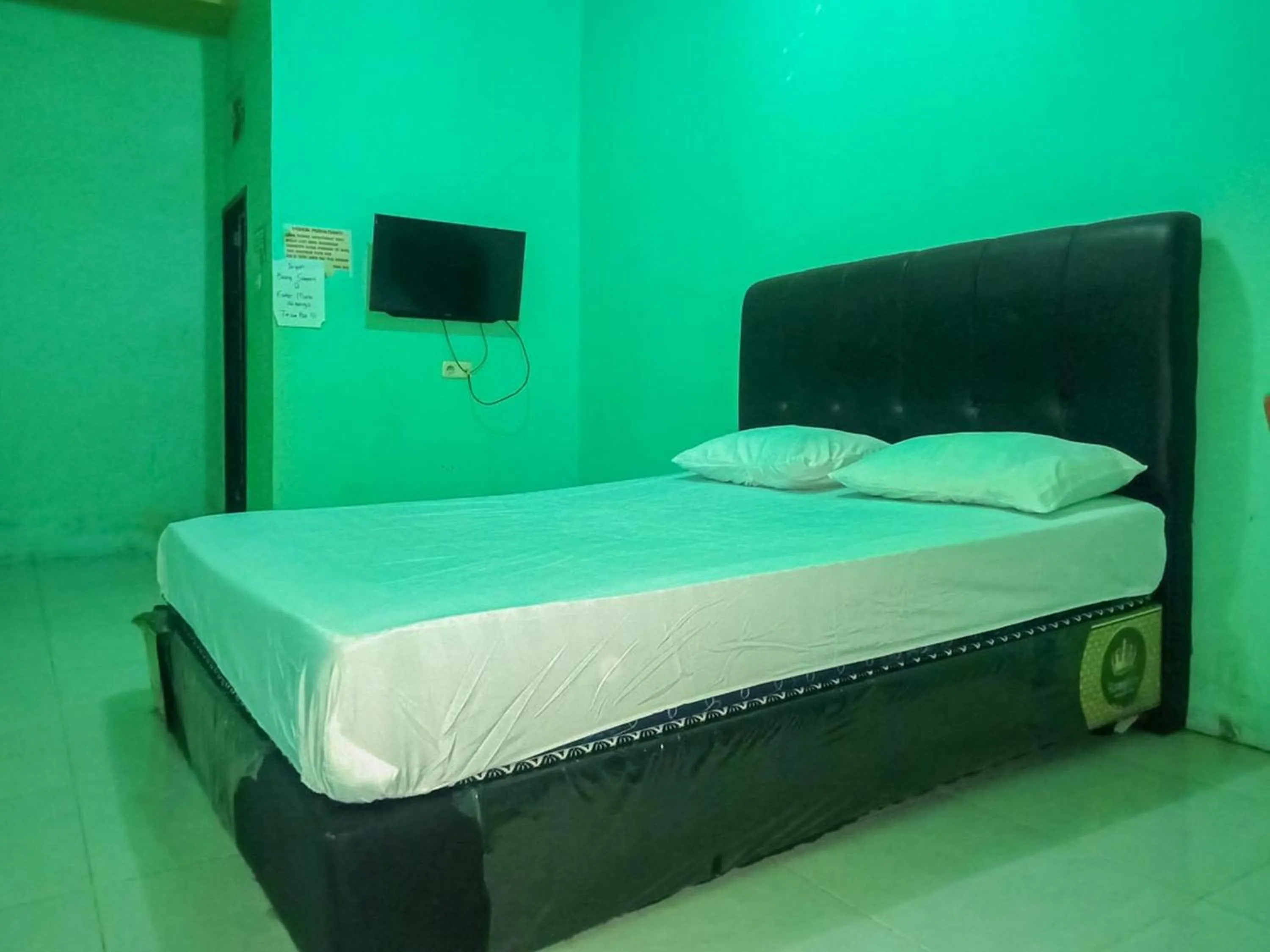Bedroom, Bed in Wisma Benteng Indah Palopo