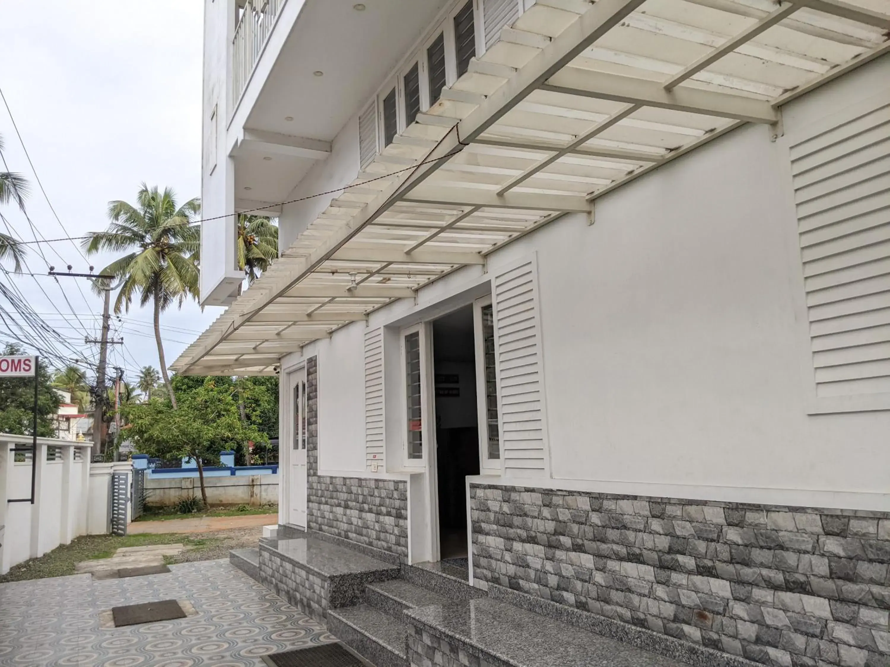 Facade/entrance in Green View Executive Stay's Facade/entrance in Green View Executive Stay's