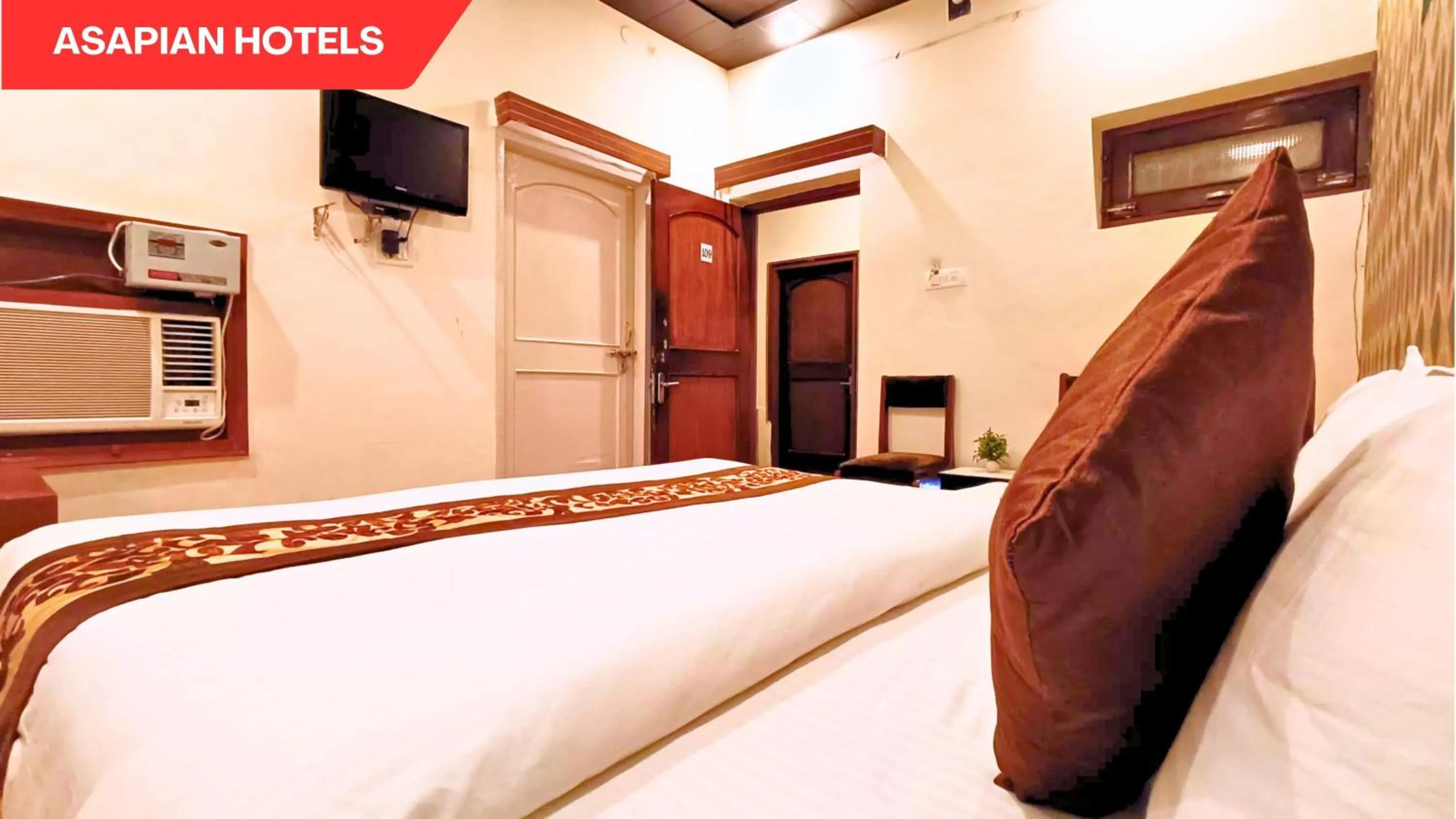 Bedroom, Bed in Hotel Vijay Deluxe