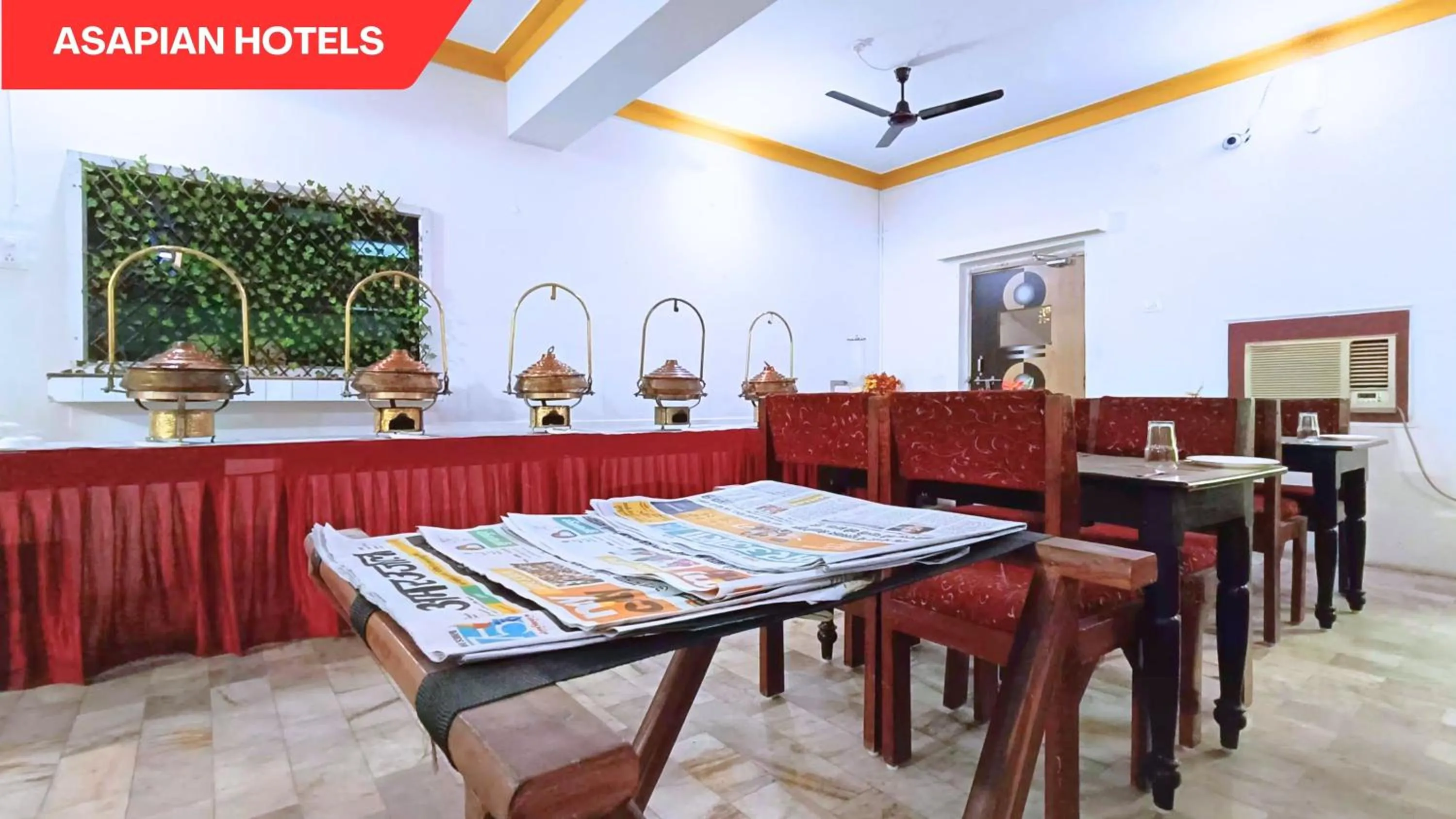 Restaurant/places to eat in Hotel Vijay Deluxe